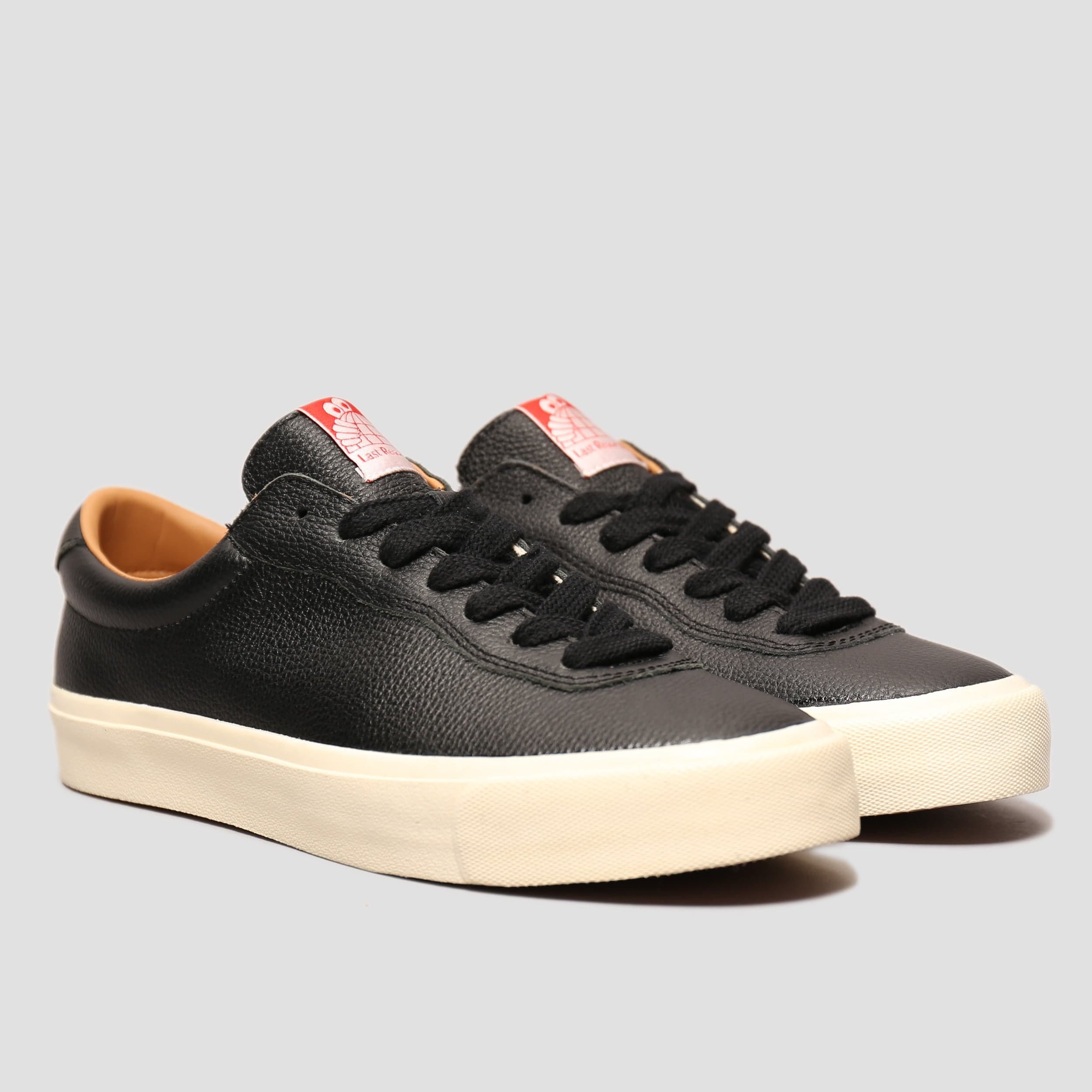 Last Resort AB Last Resort VM001 Mill Leather Lo Shoes Black / White