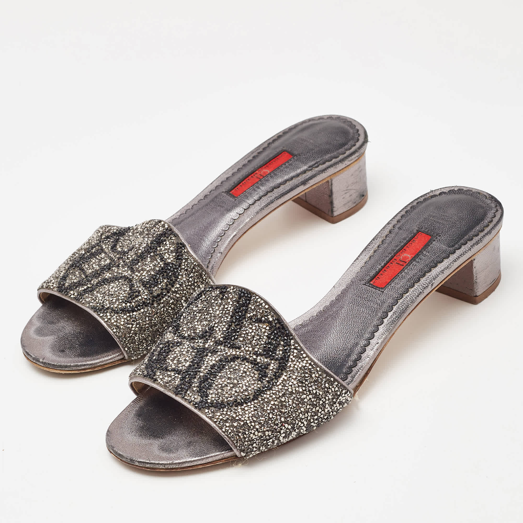 Ch Carolina Herrera Grey Leather Crystal Embellished Logo Slide Sandals