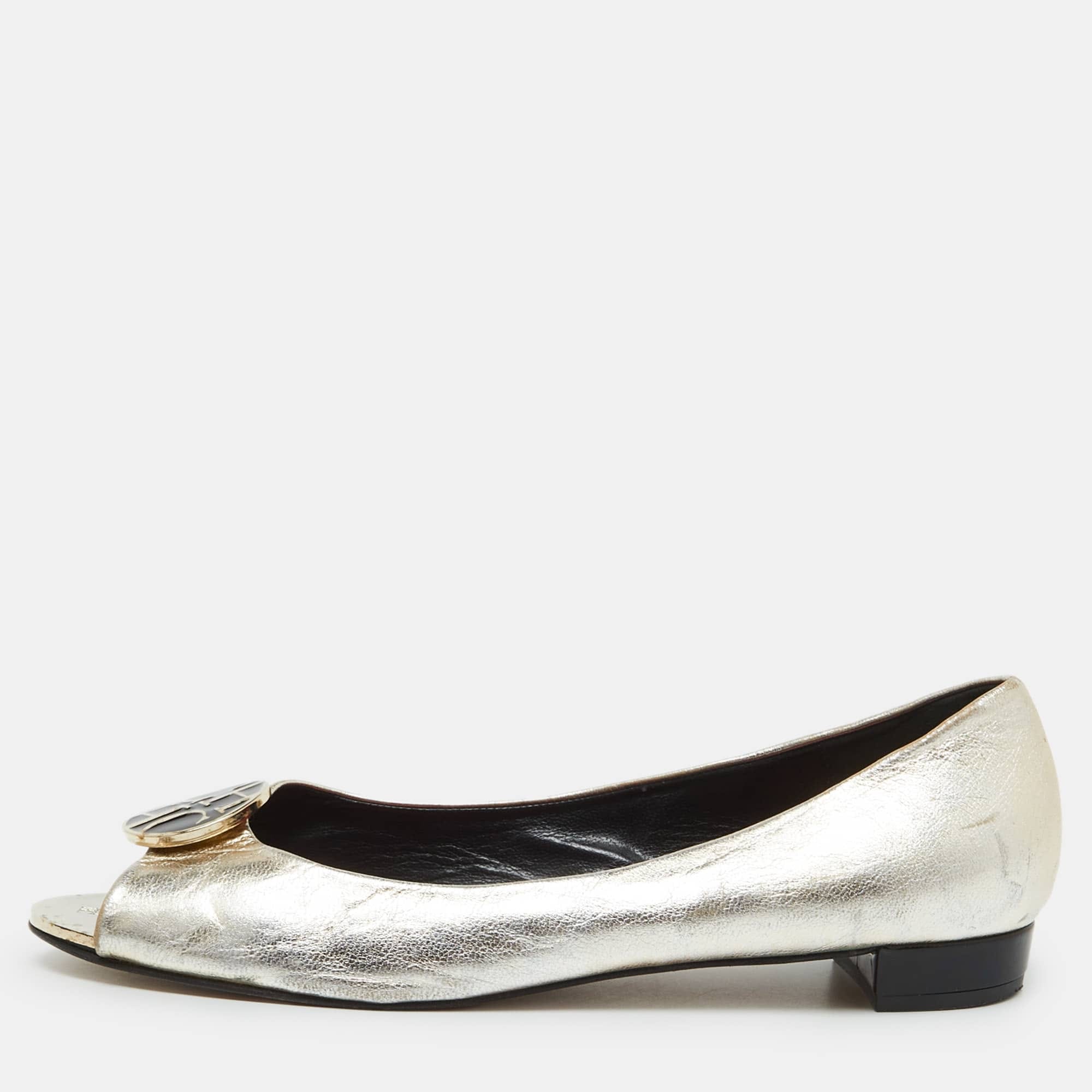 Ch Carolina Herrera Gold Leather Logo Peep - Toe Ballet Flats