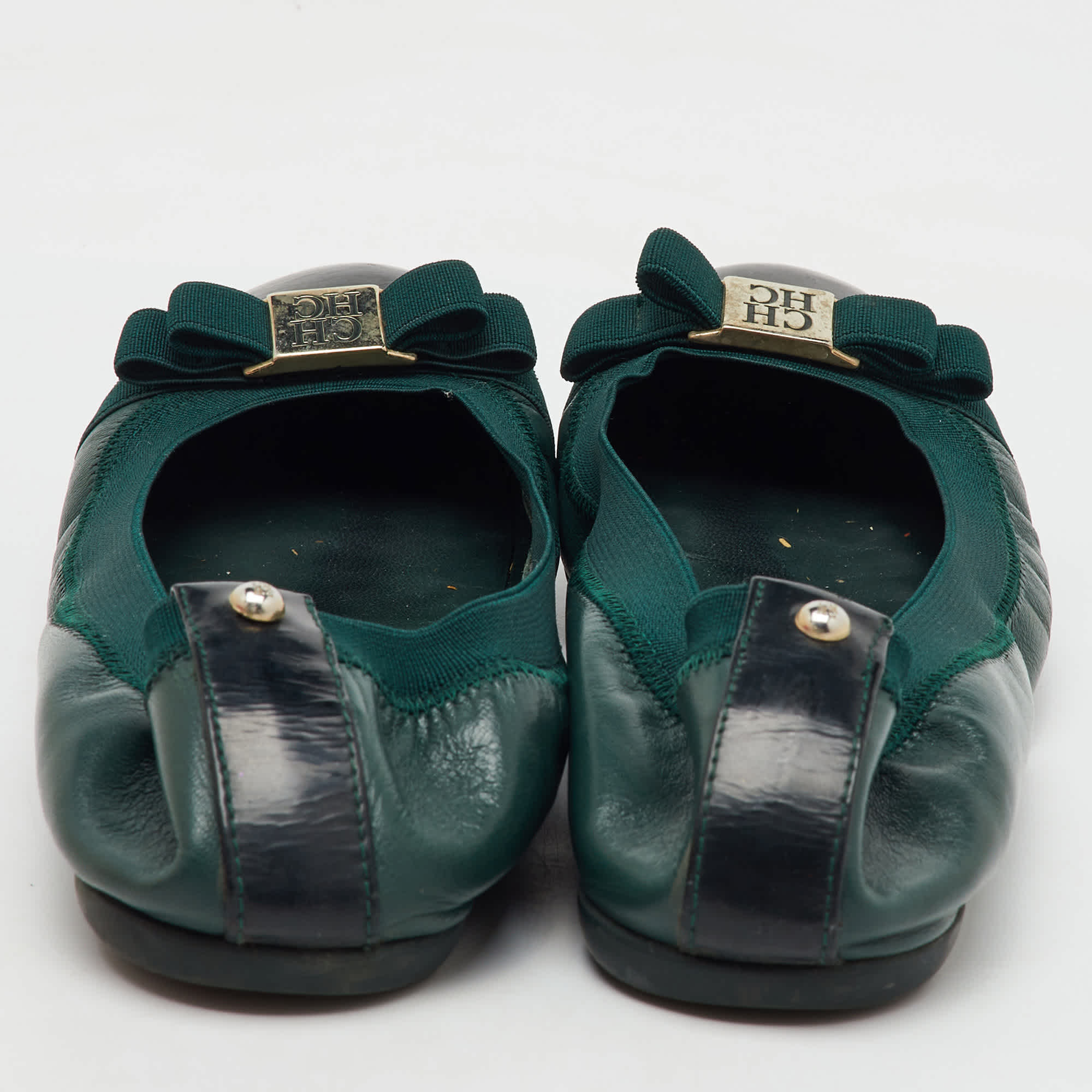 Ch Carolina Herrera Green/black Patent And Leather Bow Ballet Flats