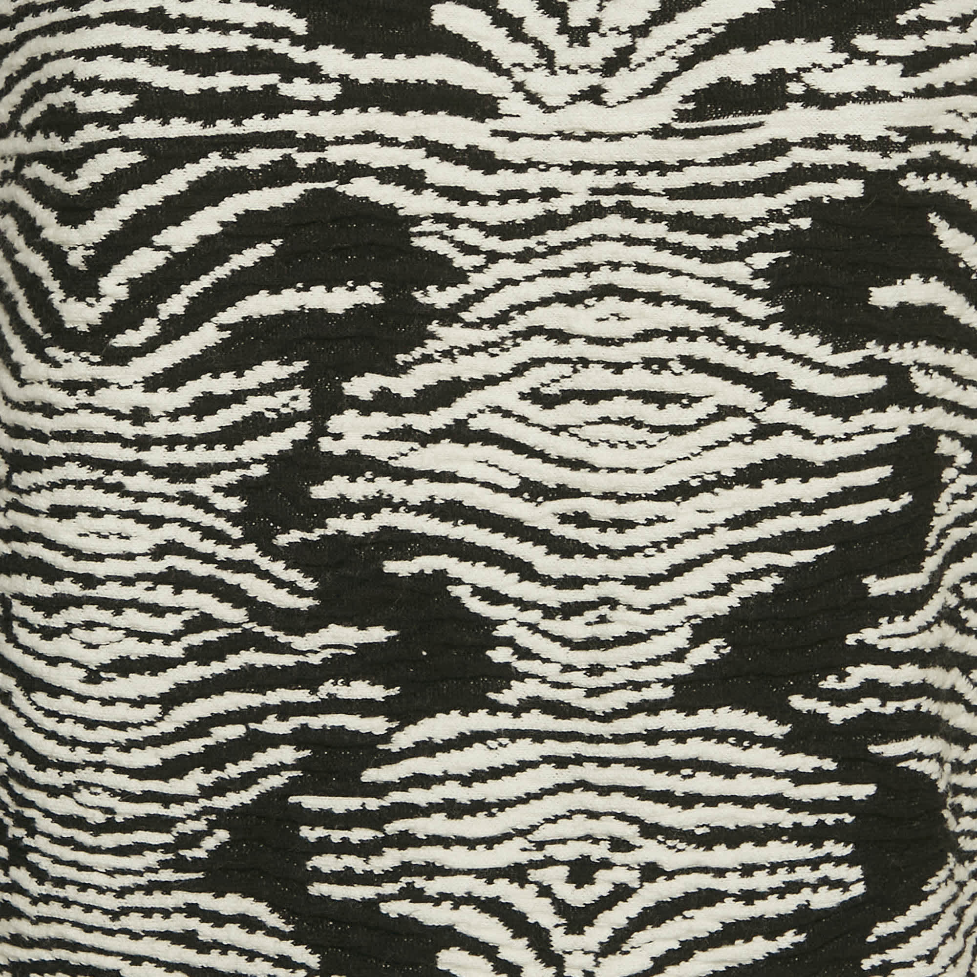 TEXTURED KNIT Black/white Textured Knit Long Sleeve Top
