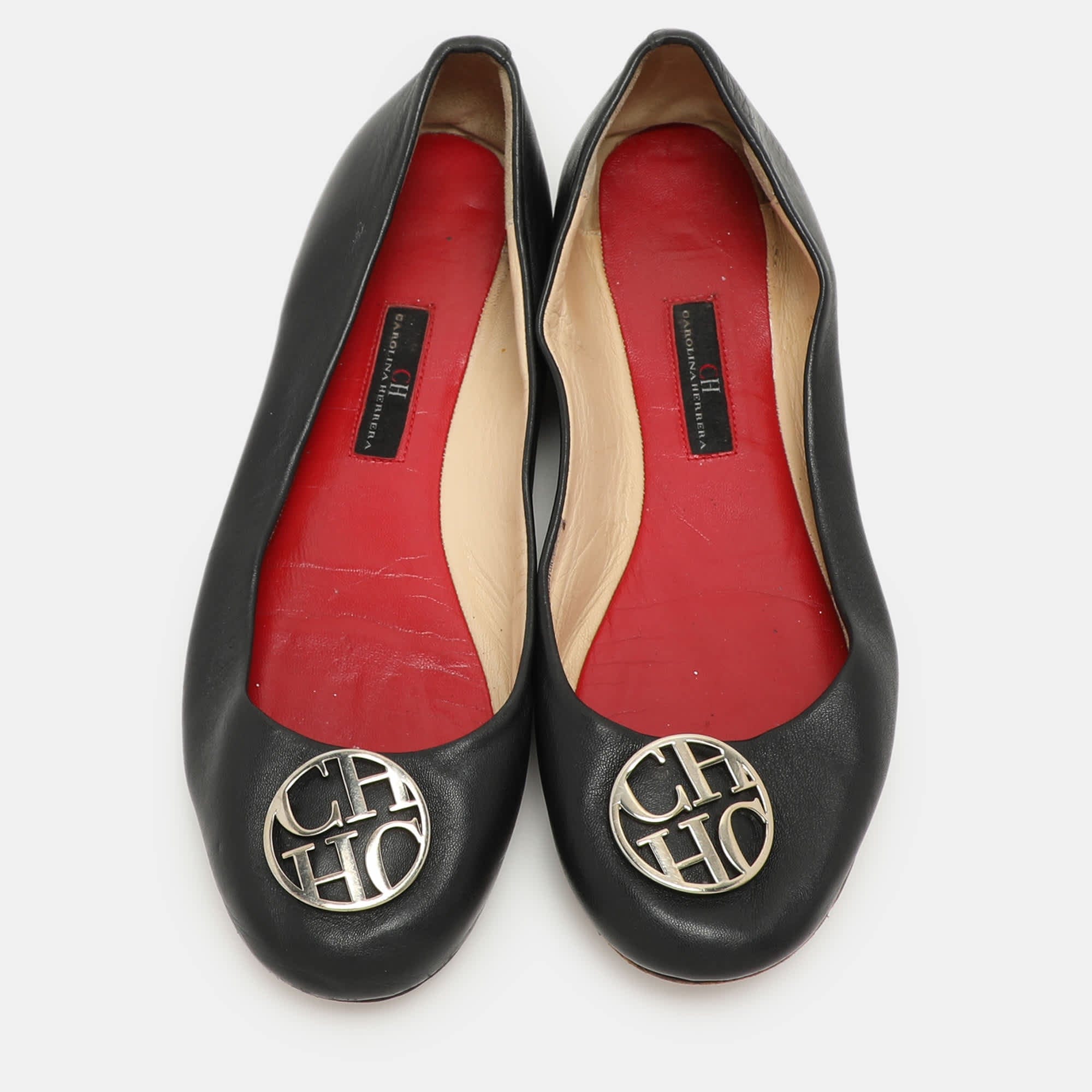 Ch Carolina Herrera Black Leather Logo Embellished Ballet Flats