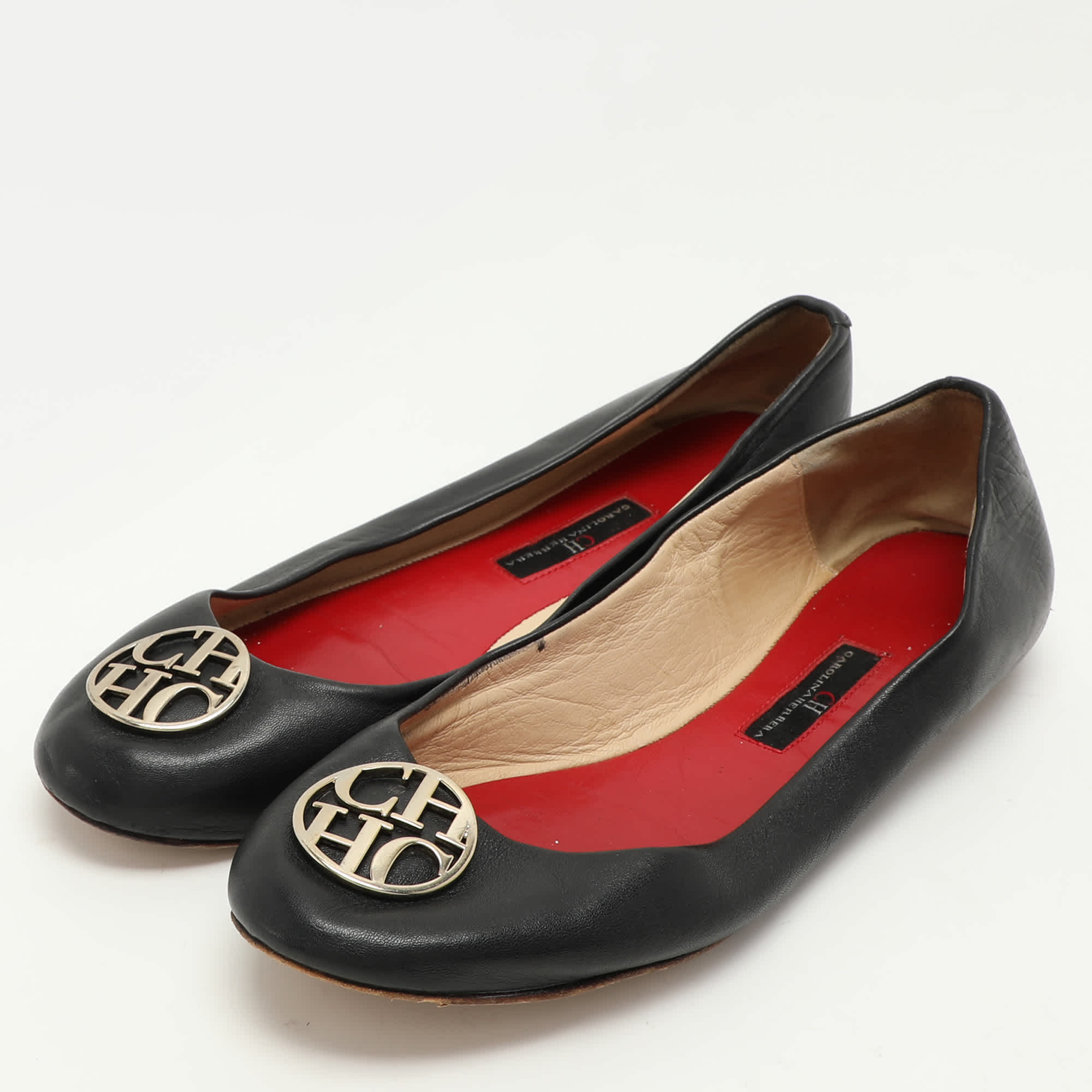 Ch Carolina Herrera Black Leather Logo Embellished Ballet Flats