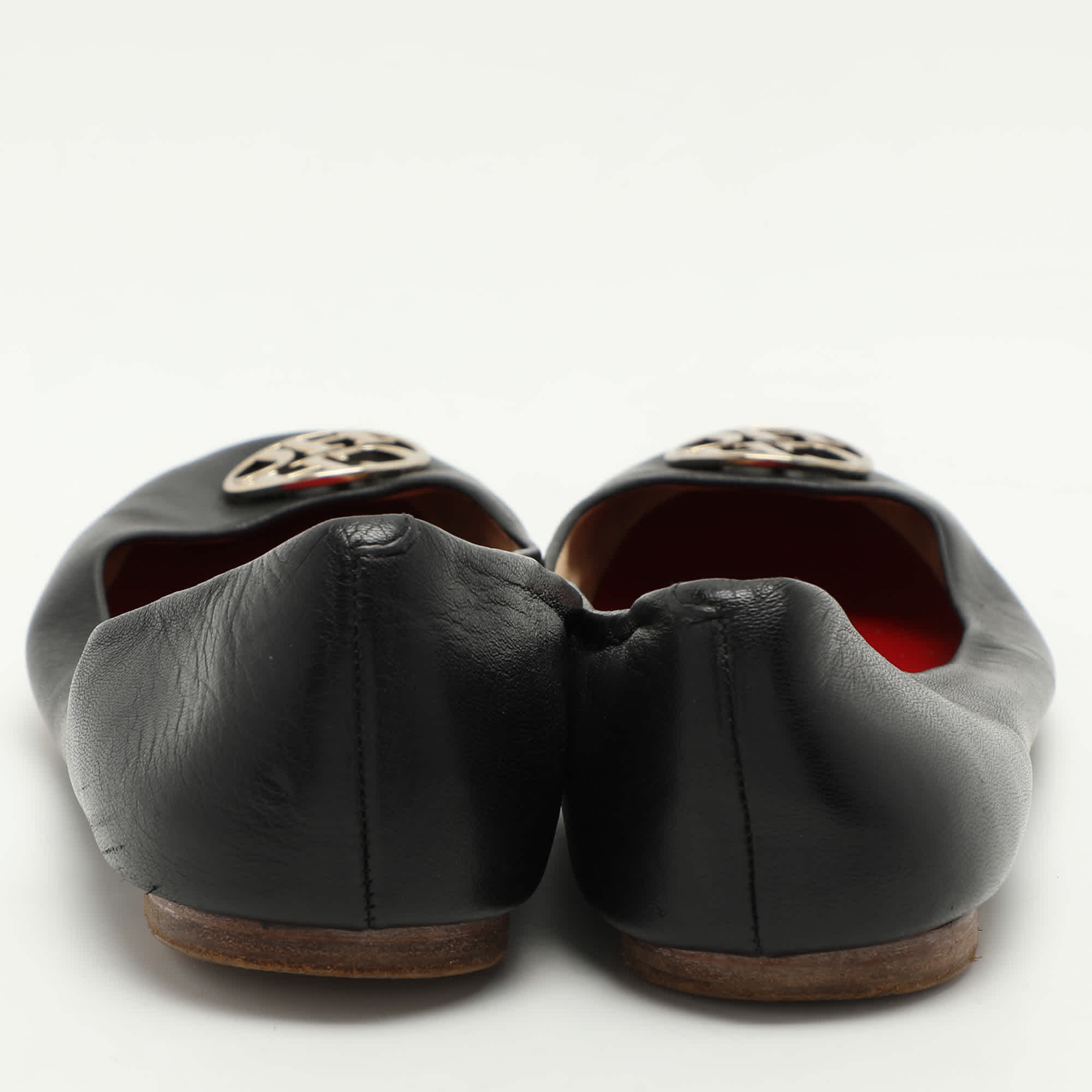 Ch Carolina Herrera Black Leather Logo Embellished Ballet Flats