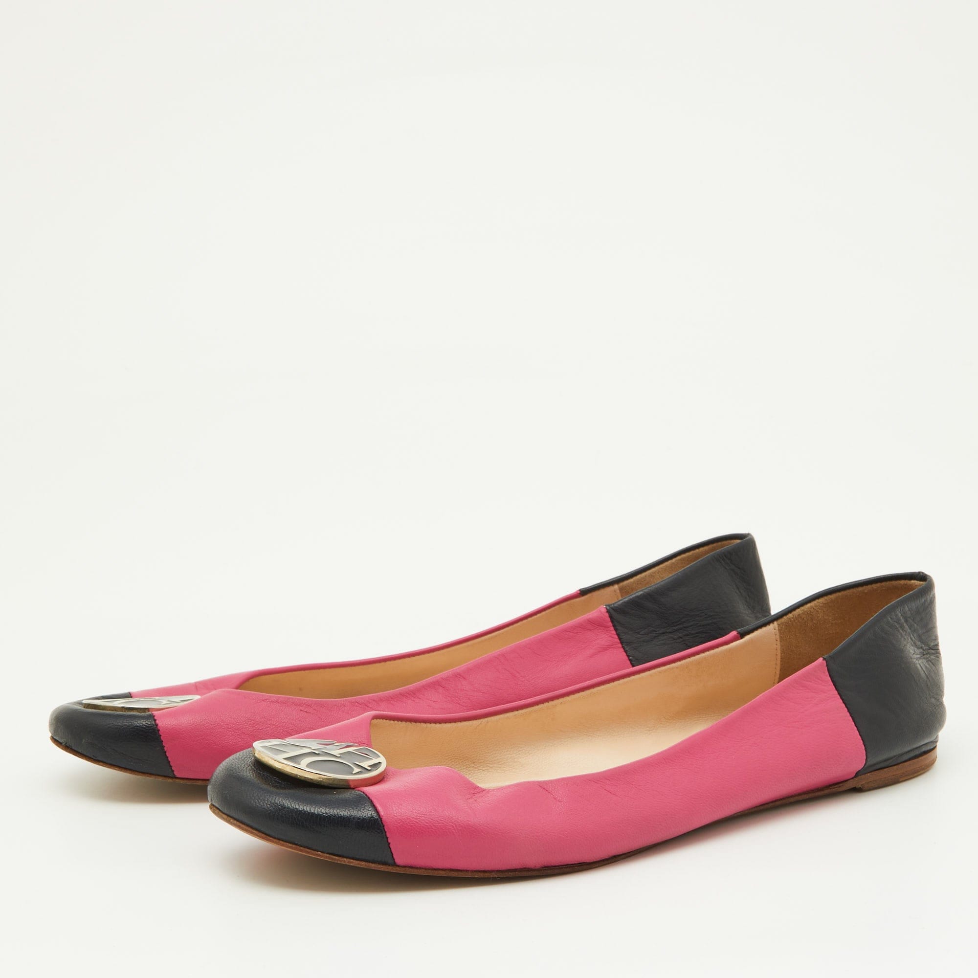 Ch Carolina Herrera Pink/black Leather Logo Ballet Flats