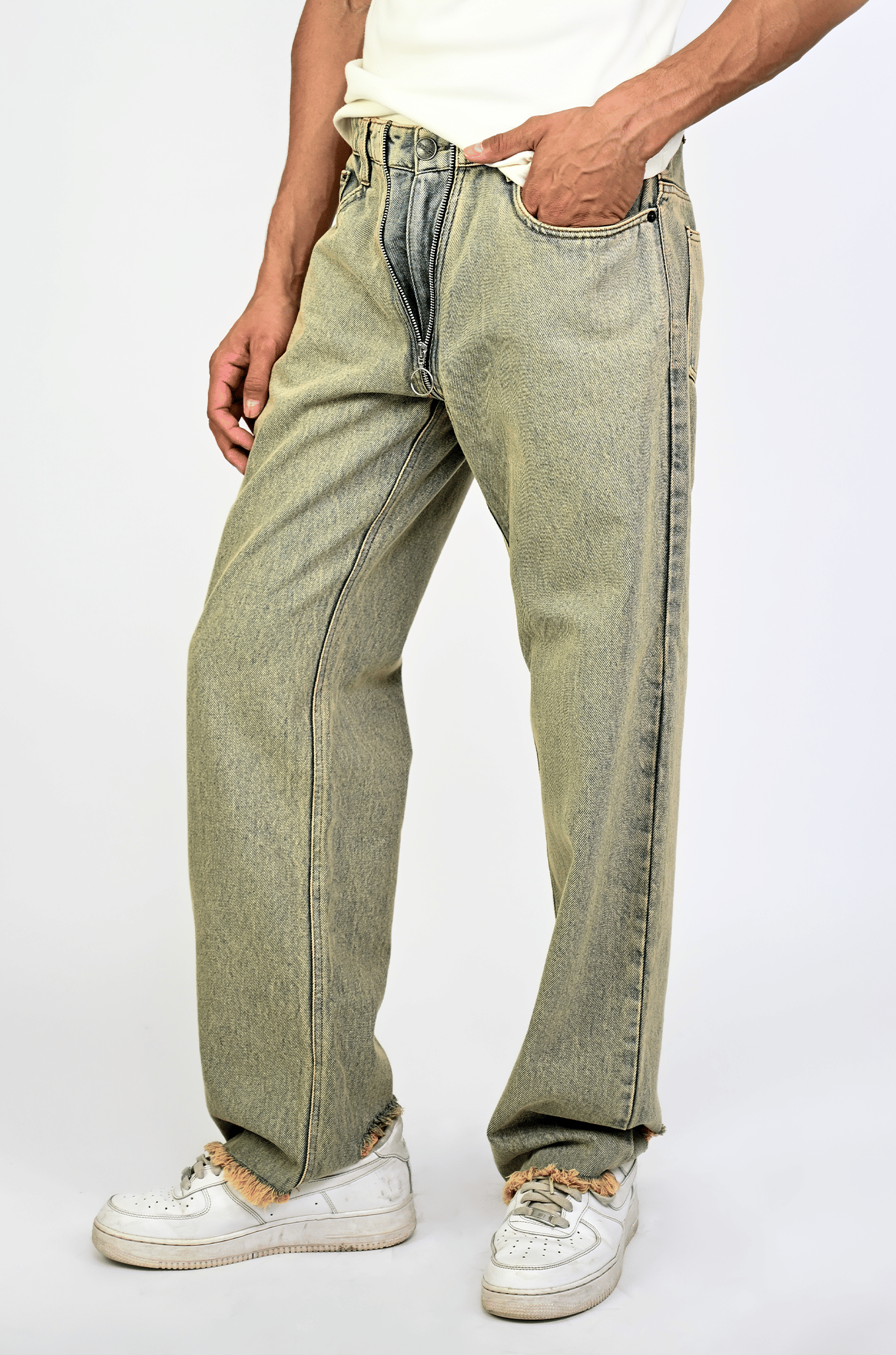 Vintage straight fit denim with zippered detail (Indigo)