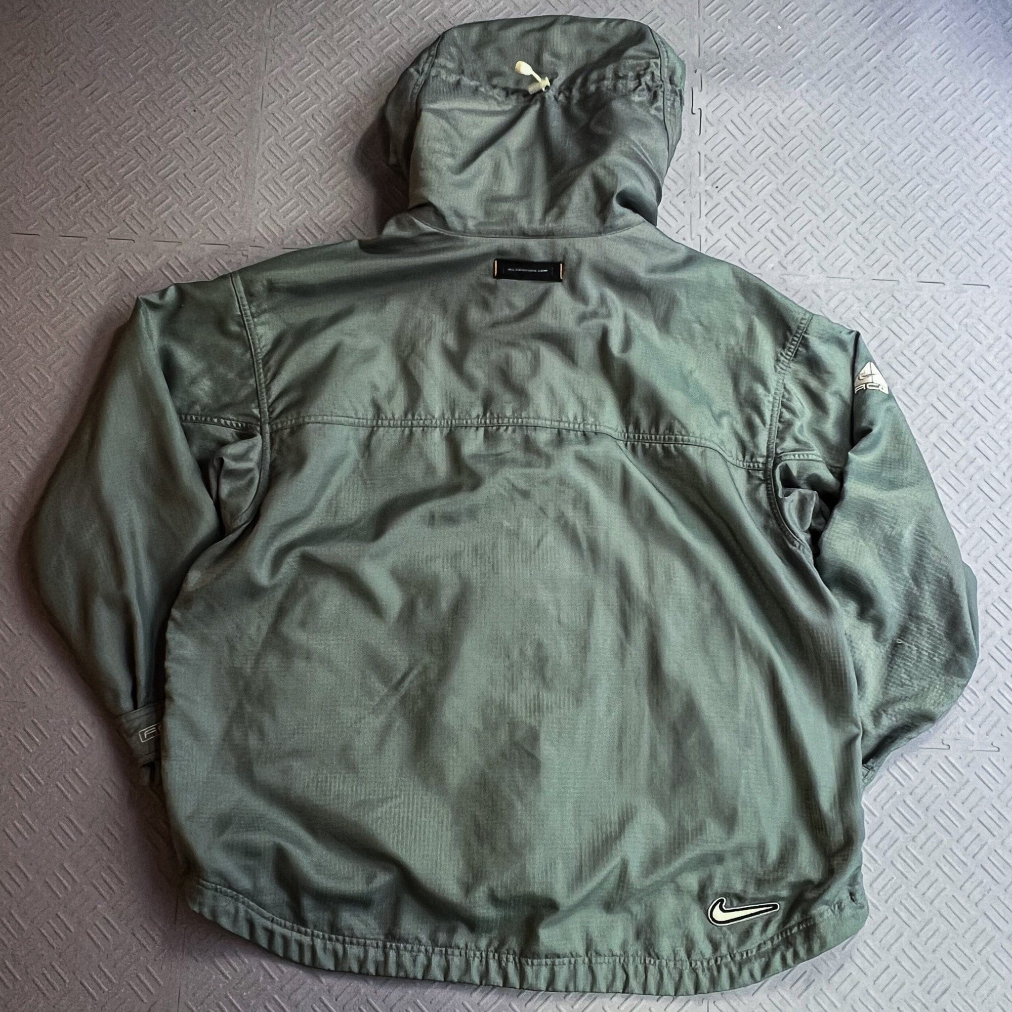 Nike ACG Vintage 2000's Nike ACG Windbreaker Jacket (XL)