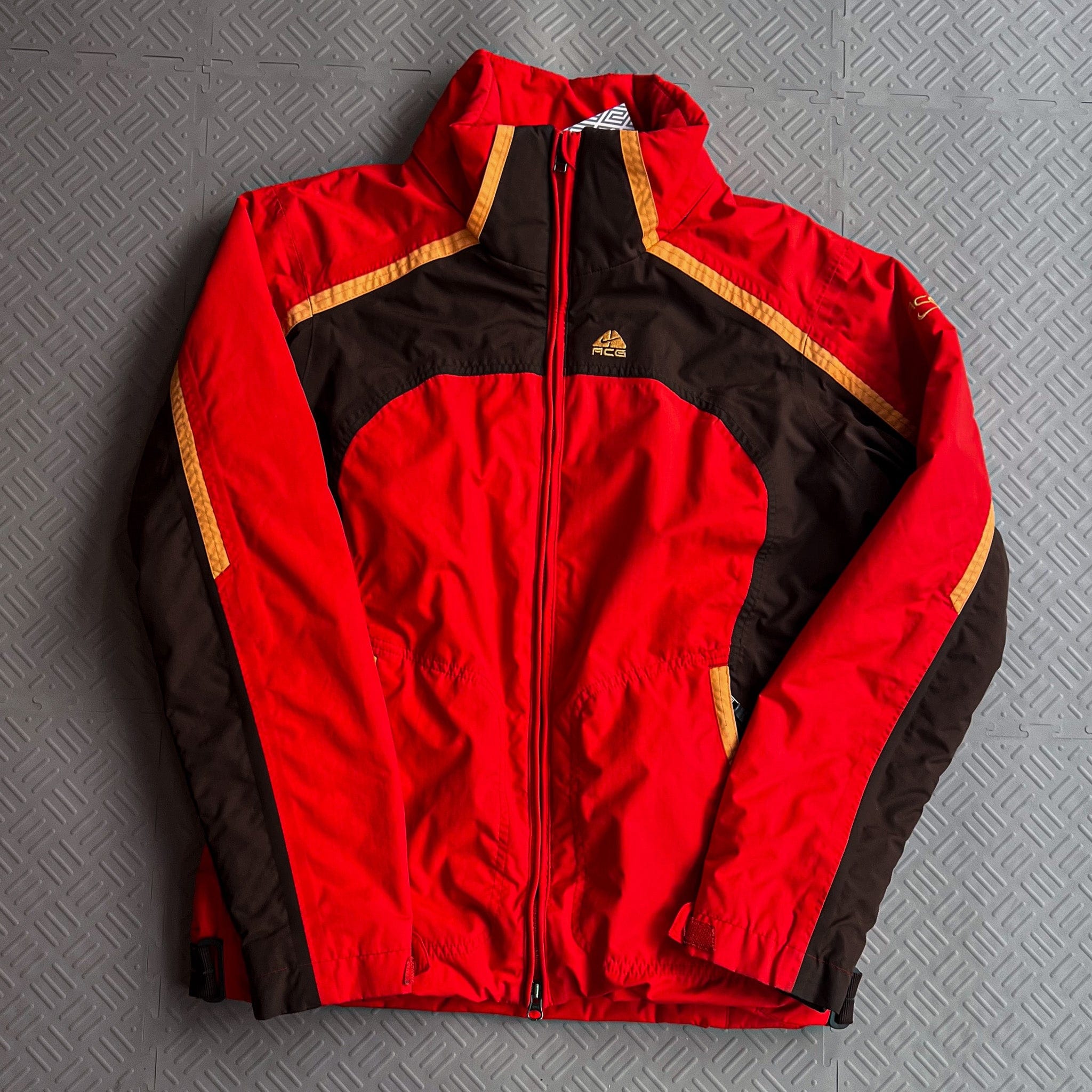 Nike ACG Vintage 2000's Nike ACG Brown Red Jacket (M)