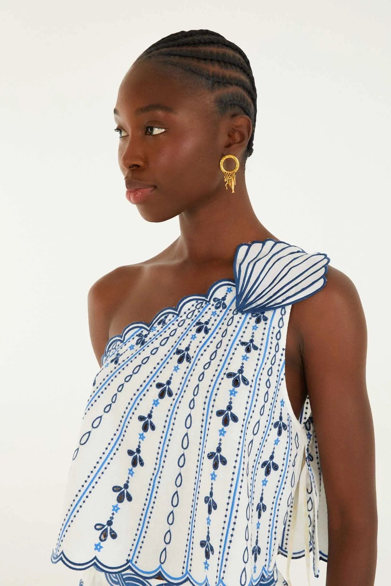 FARM RIO Coast Stars 3D One Shoulder Linen Blouse in White