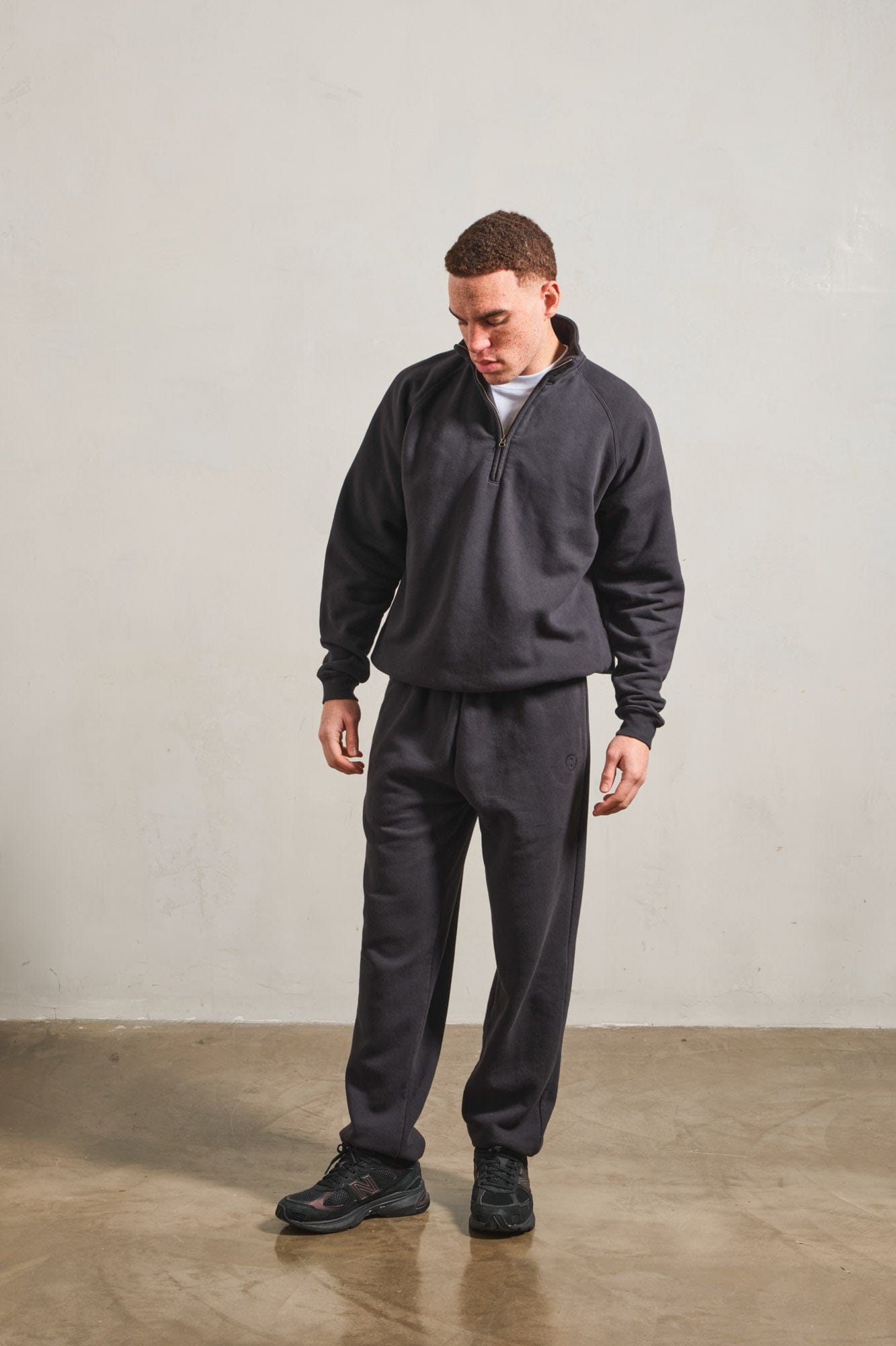 Essentials Vintage Washed 1/4 Zip Sweatshirt & Jogger Set - Black