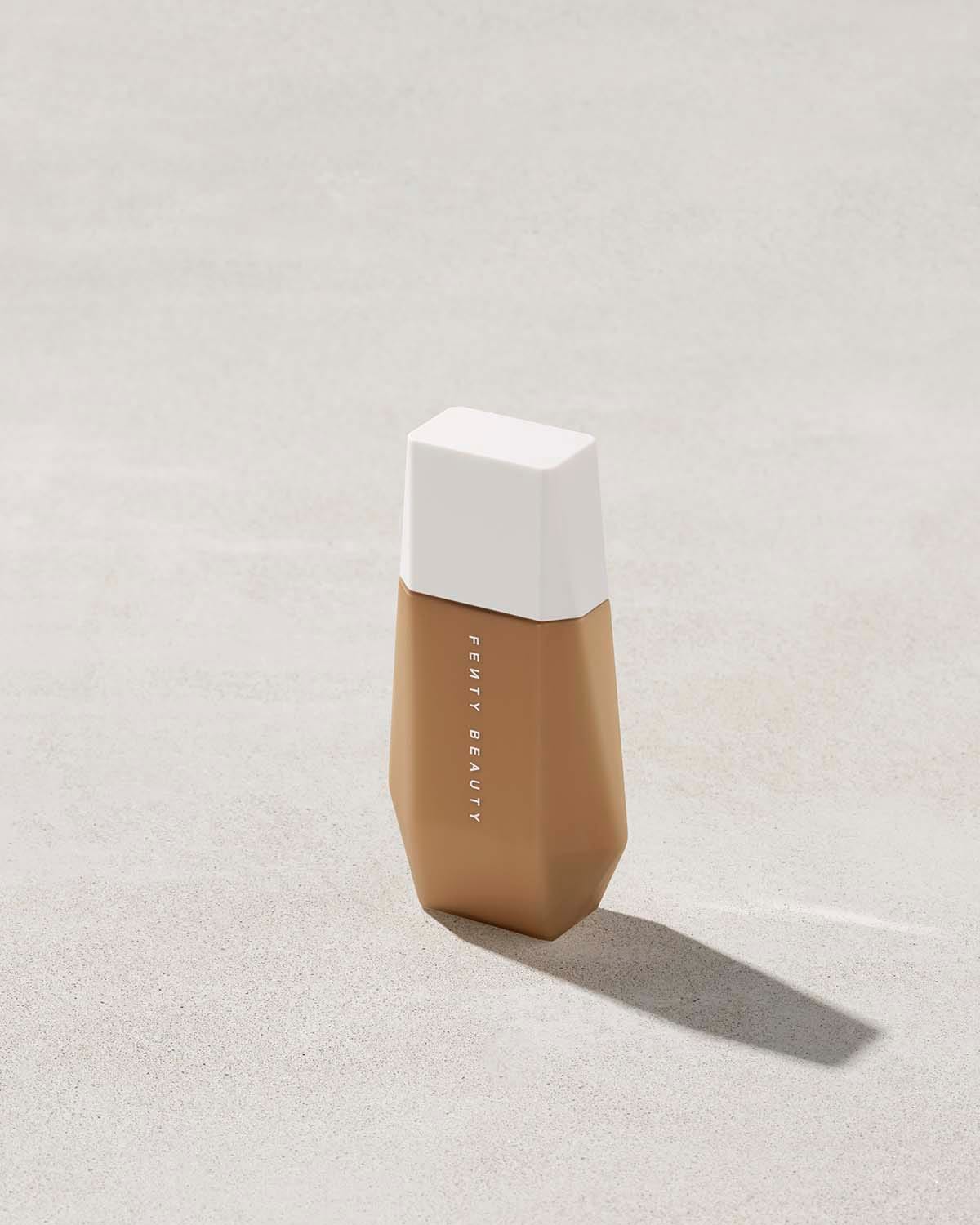 Fenty Beauty Eaze Drop Lightweight Blurring Skin Tint — 14