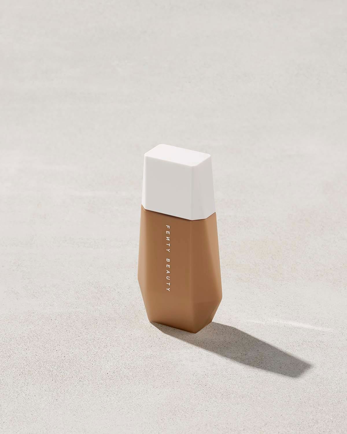 Fenty Beauty Eaze Drop Lightweight Blurring Skin Tint — 16