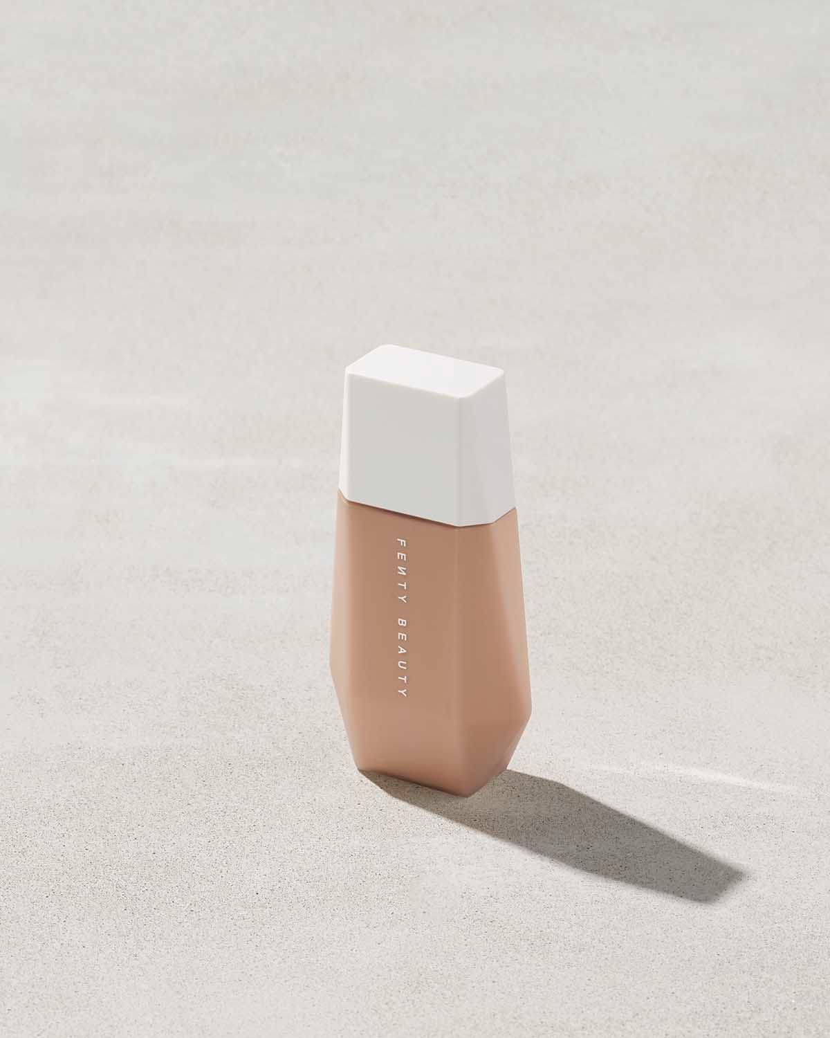Fenty Beauty Eaze Drop Lightweight Blurring Skin Tint — 4