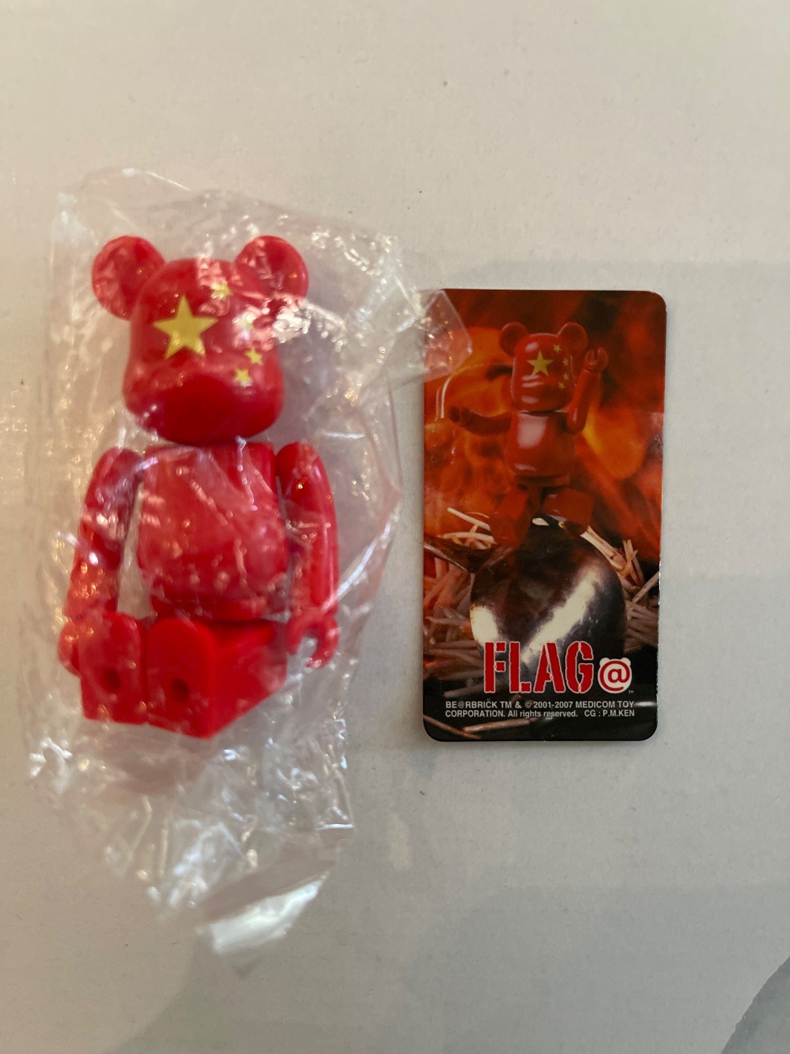 7uckyb33 China (Flag) - Bearbrick 100% Series 15 By Medicom