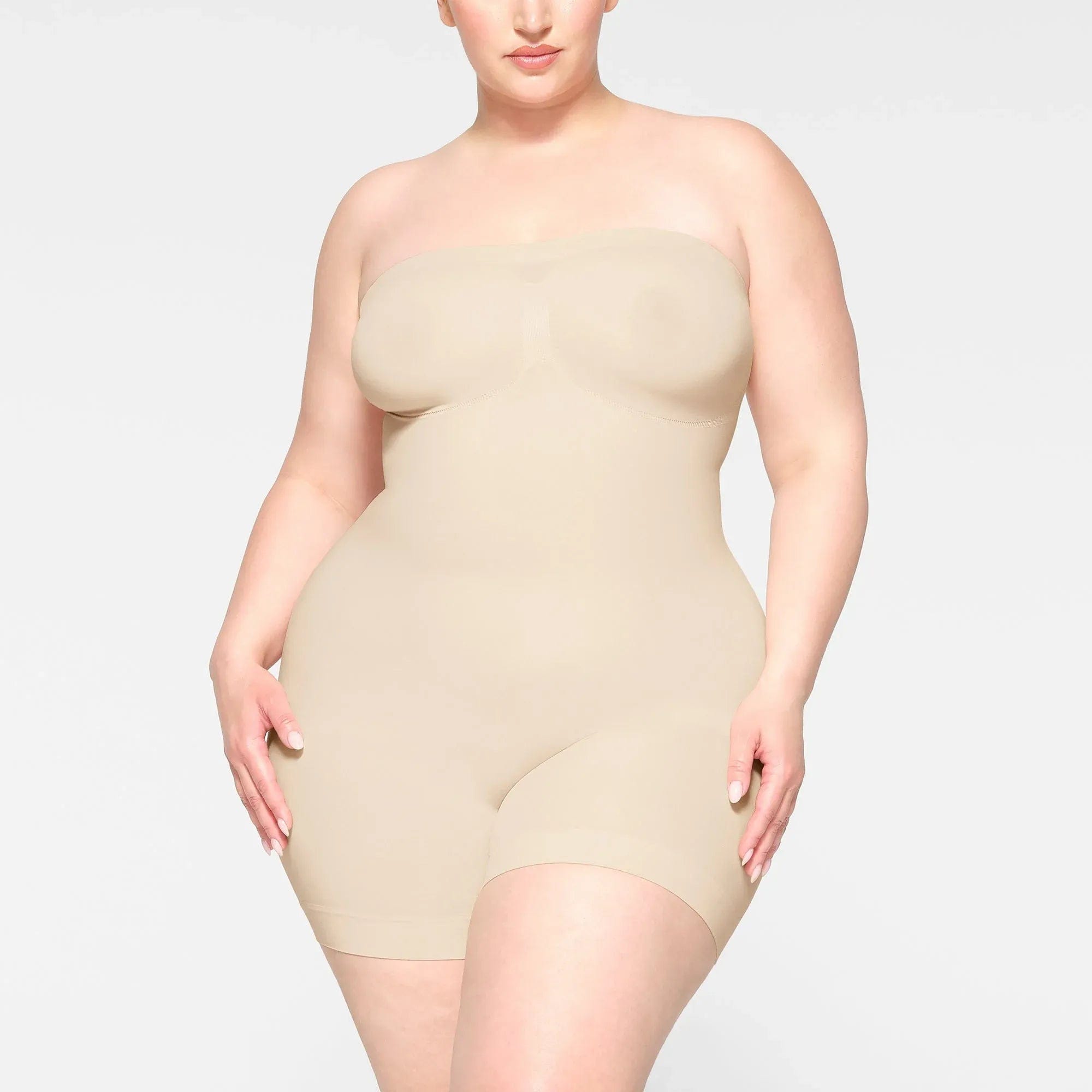 SEAMLESS SCULPT Skims Seamless Sculpt Strapless Shortie Bodysuit Sand