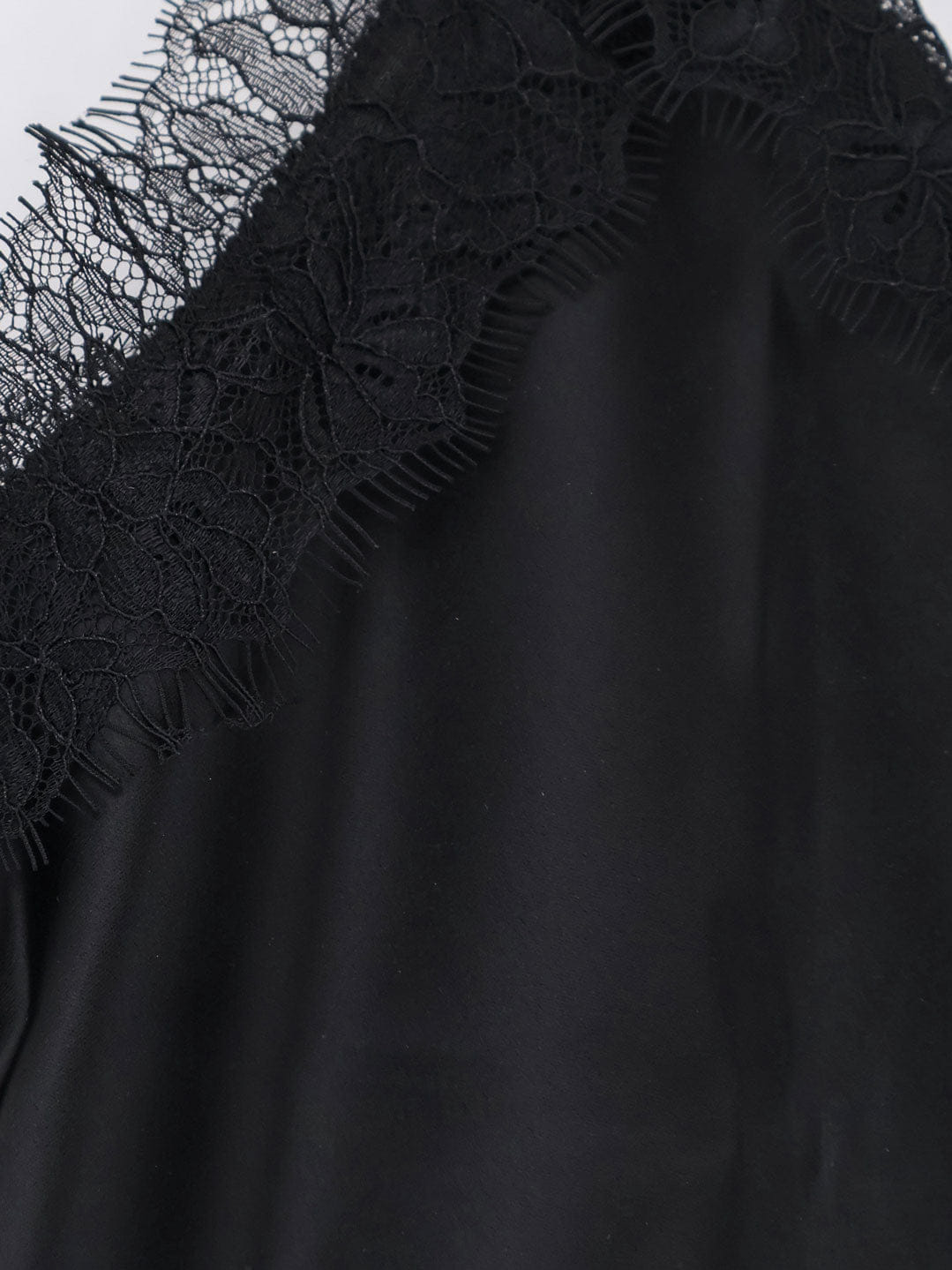 Tonywack Satin top with lace profiles