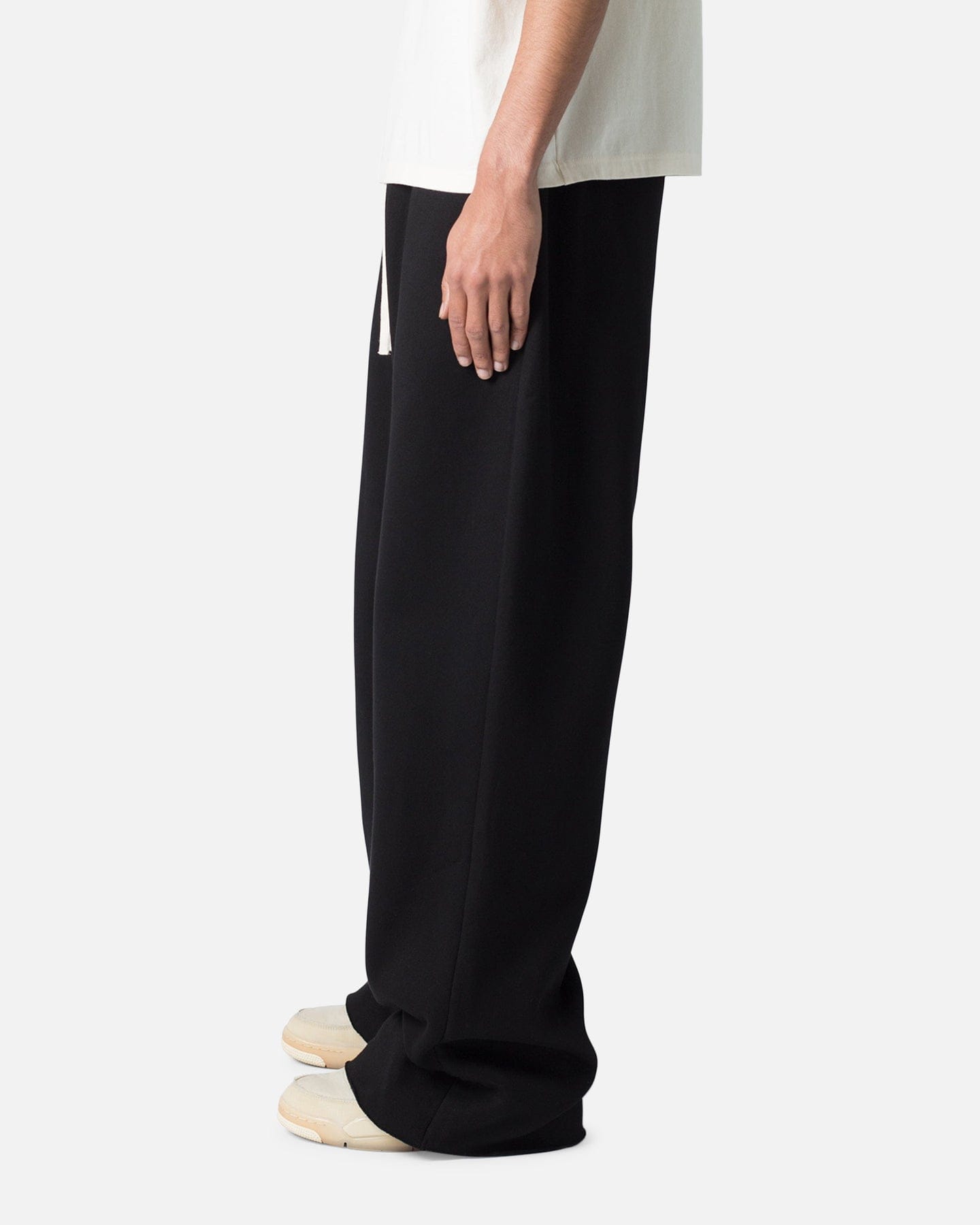MNML Ultra Baggy Washed Sweatpants Black