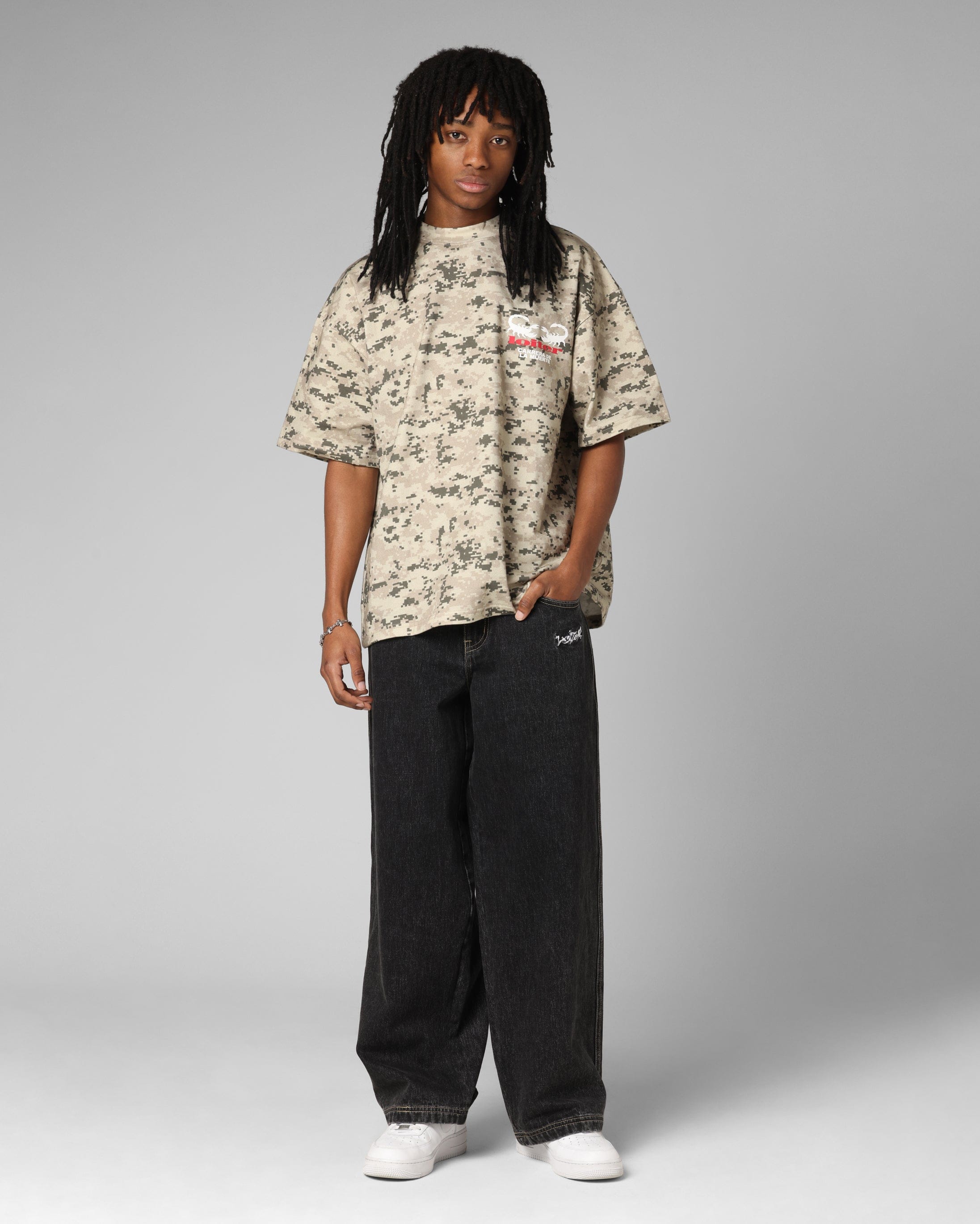 Loiter Bullrush Premium T - Shirt Digi Camo