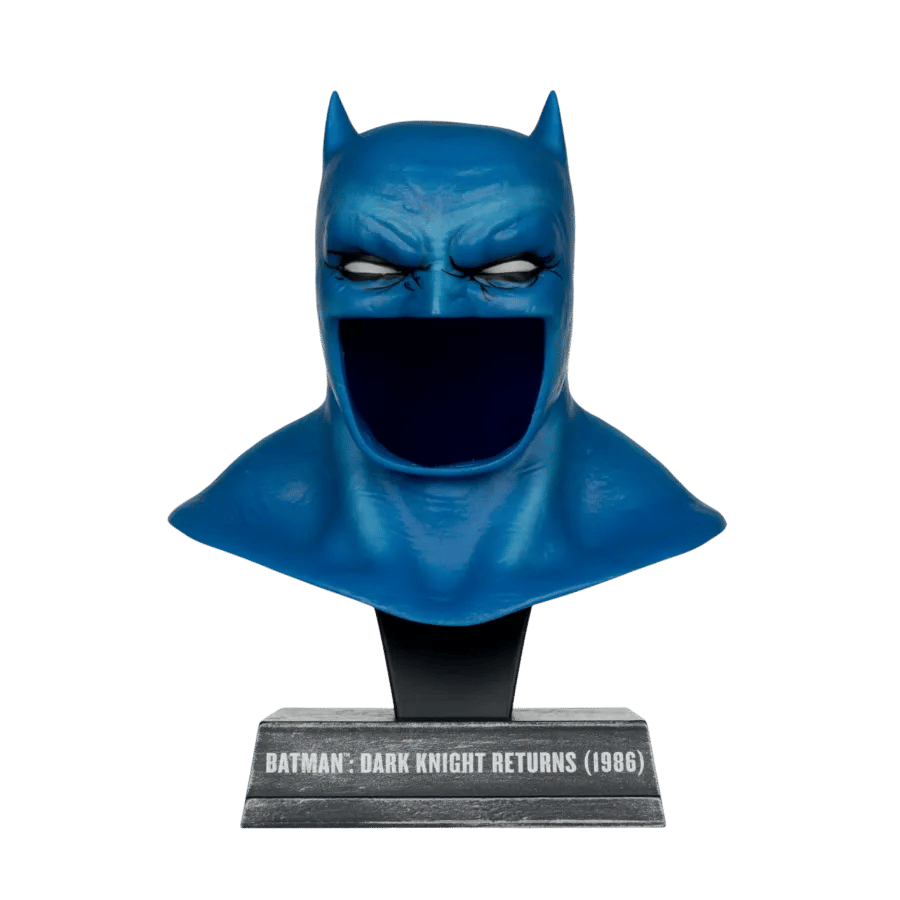Mcfarlane Toys DC Comics - Batman (Dark Knight Returns) Cowl 1:3 Scale Prop Replica
