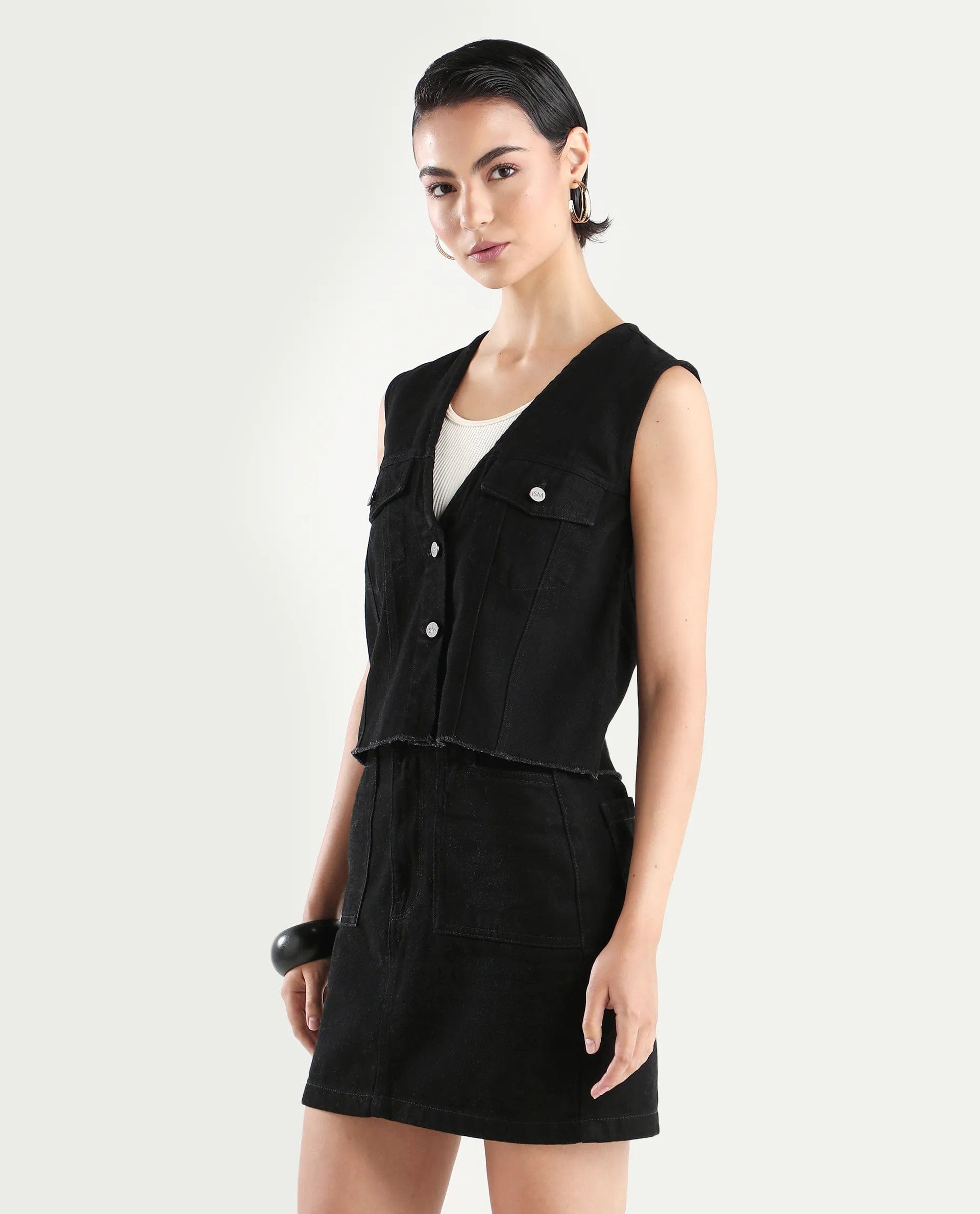 Rareism Women's Laze Black Cotton V - Neck Plain Sleeveless Crop Regular Fit Jacket