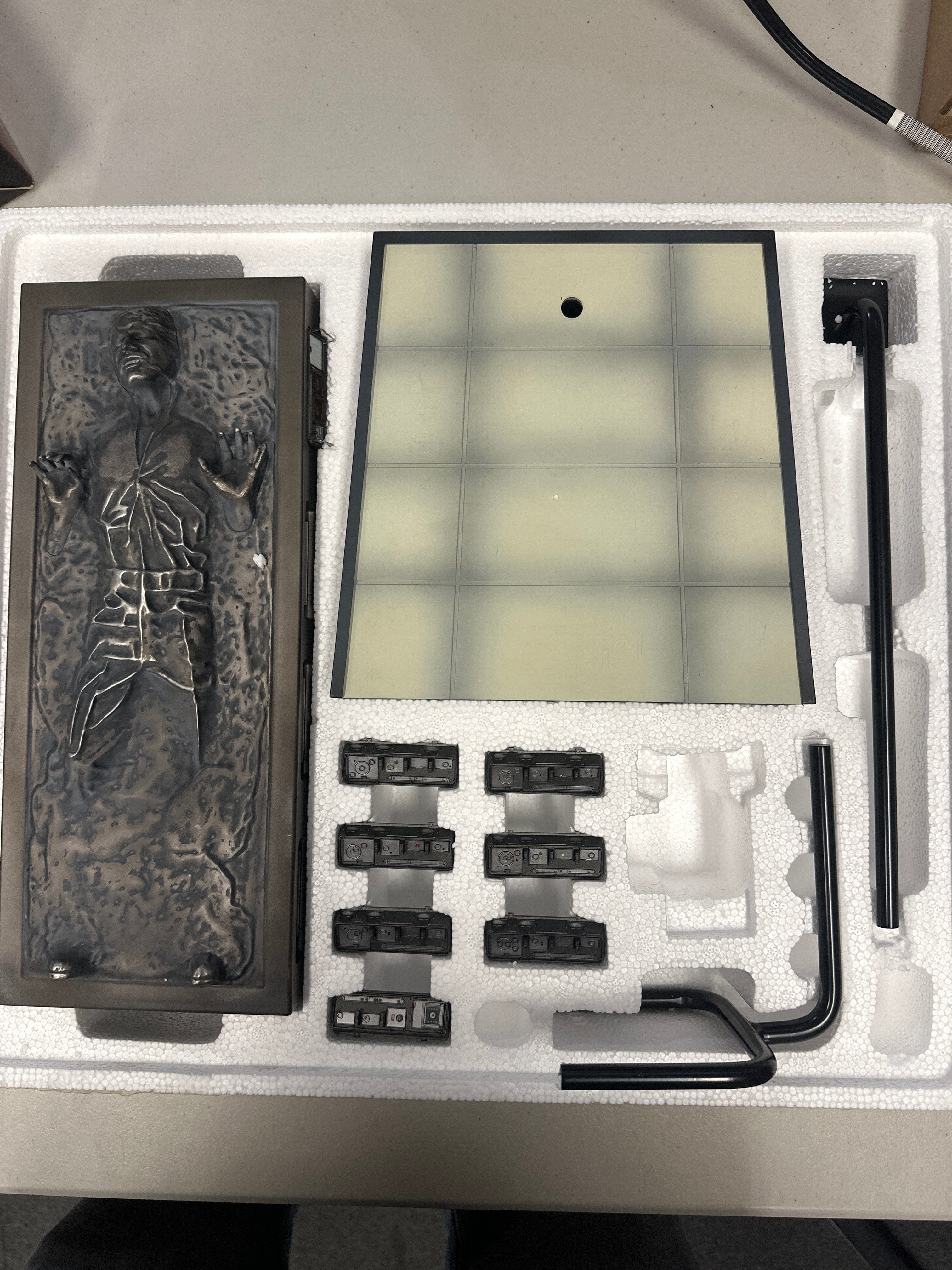 Sideshow **Open Box**Sideshow 1/6 Scale Star Wars Han Solo In Carbonite