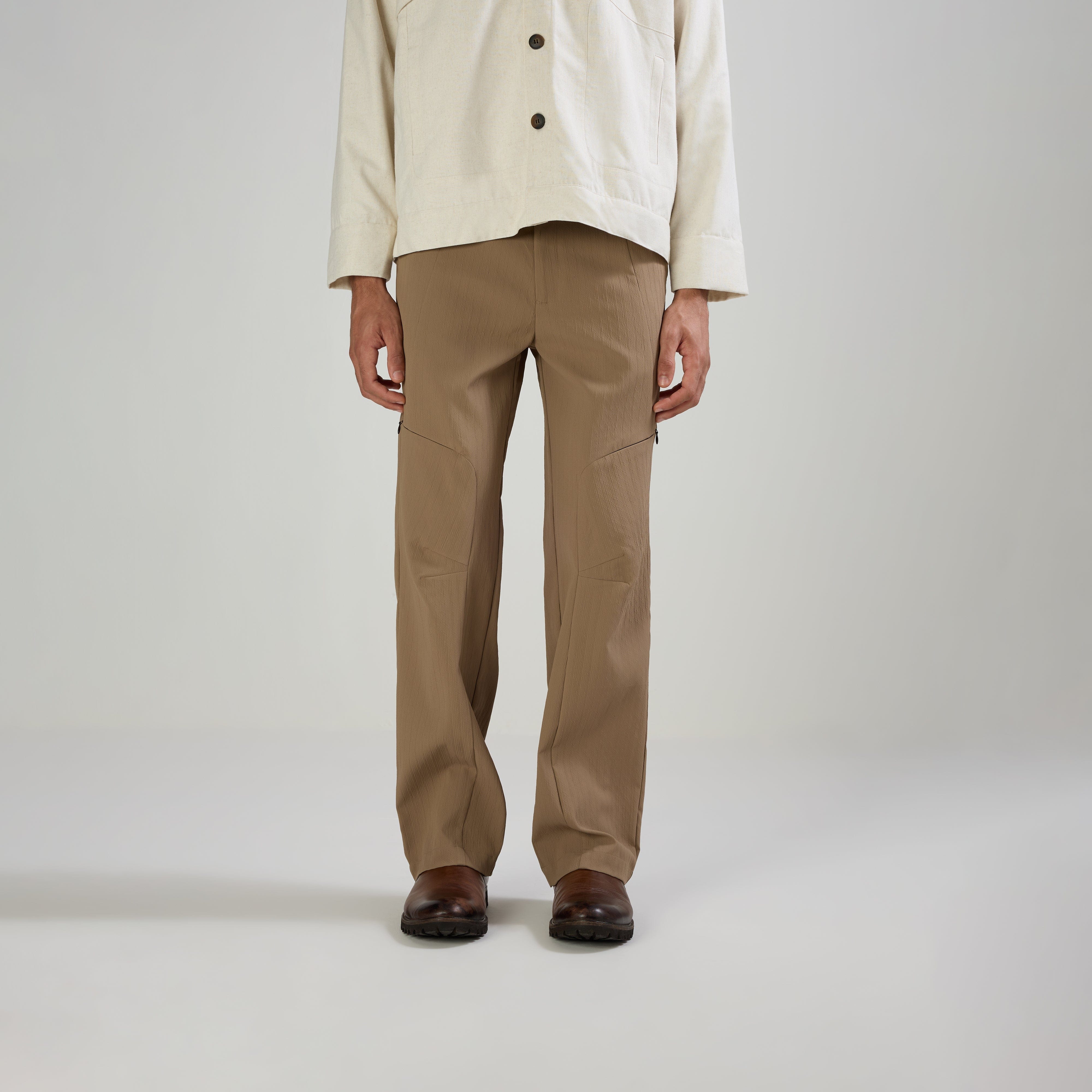 Warping Theories TECHNICAL PANTS - BROWN