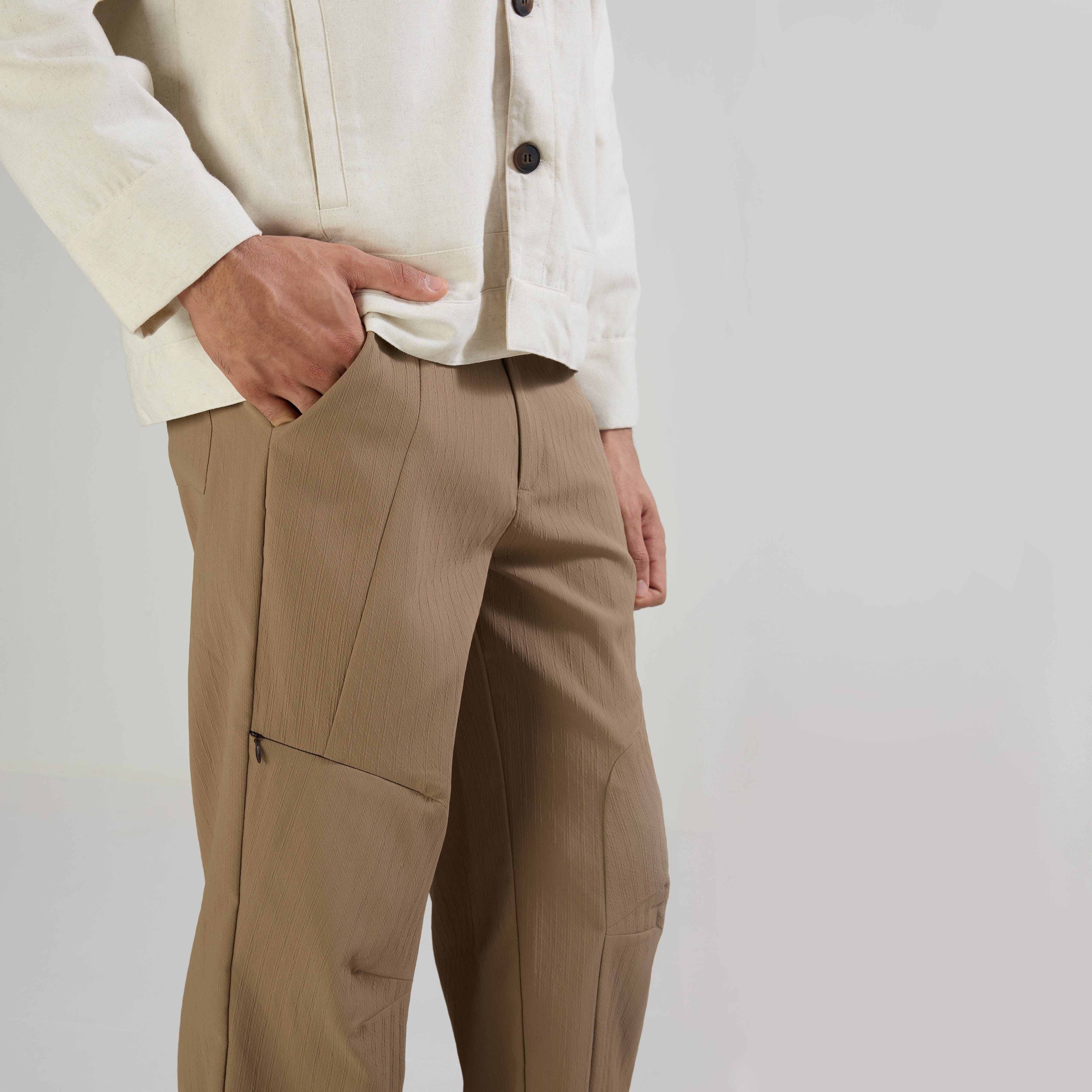 Warping Theories TECHNICAL PANTS - BROWN