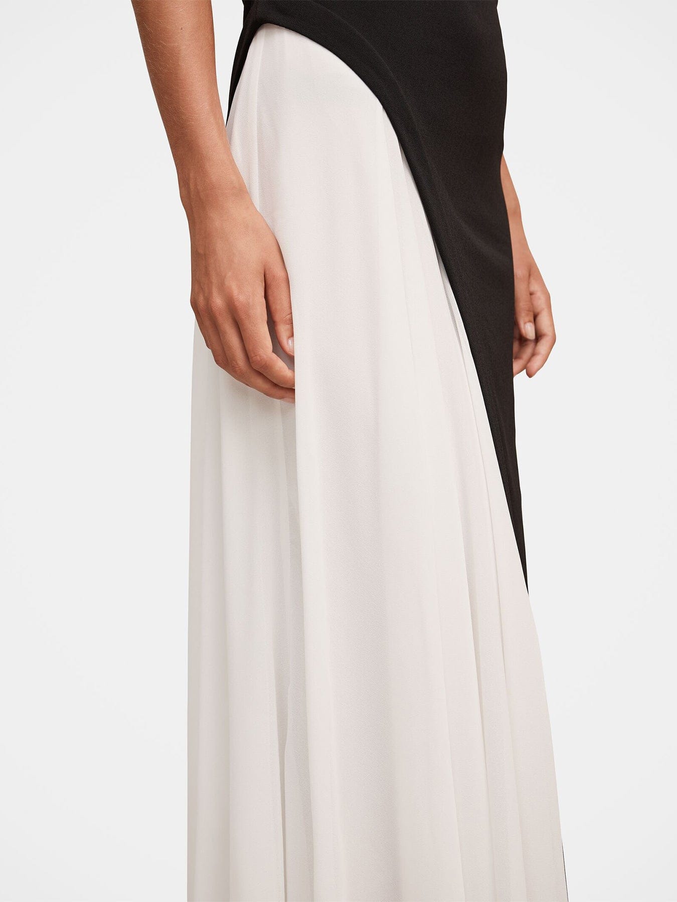 Forever New Camille Off Shoulder Contrast Maxi Dress Black