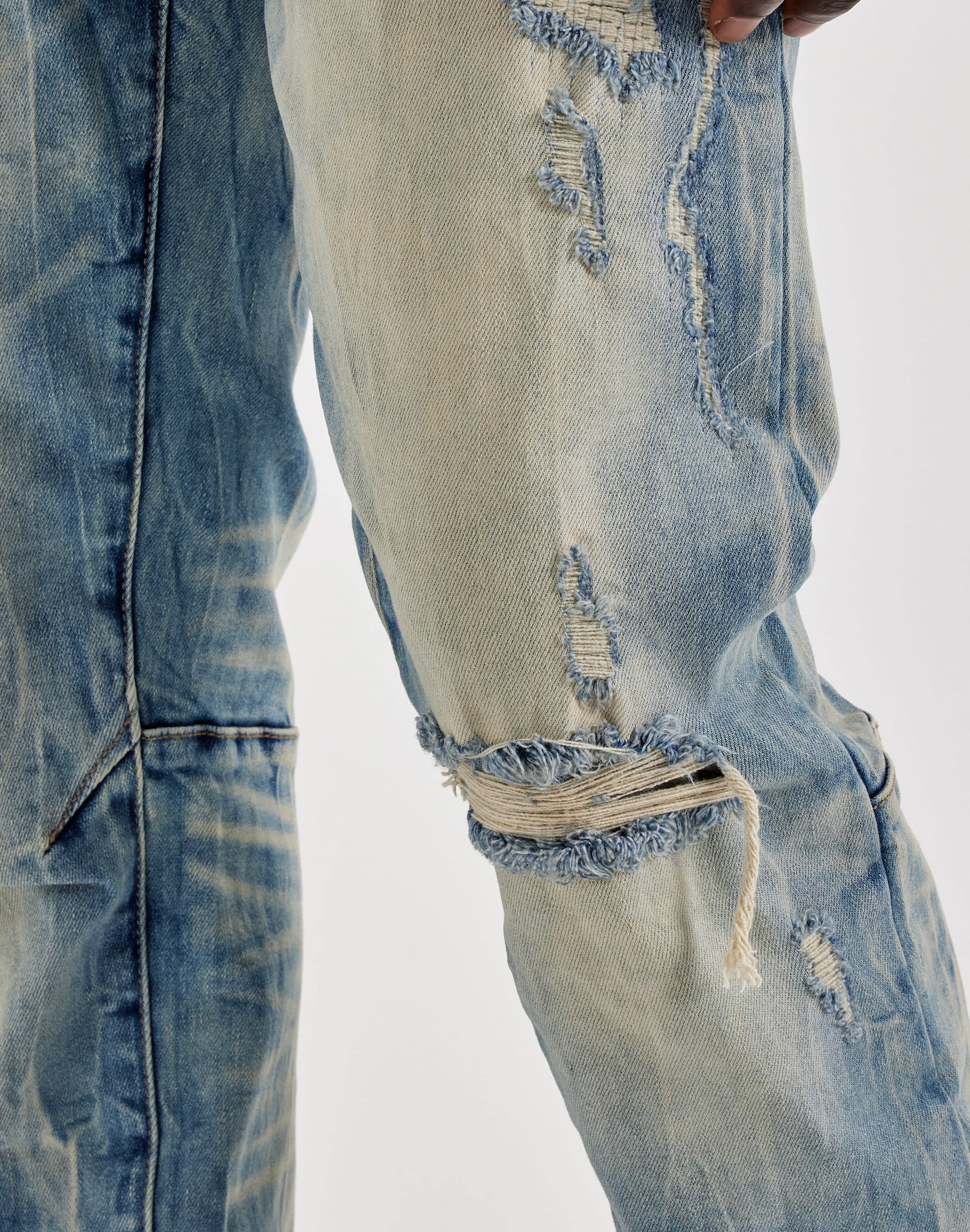 Smoke Rise Vintage Slim Knicking Distressed Denim Jeans