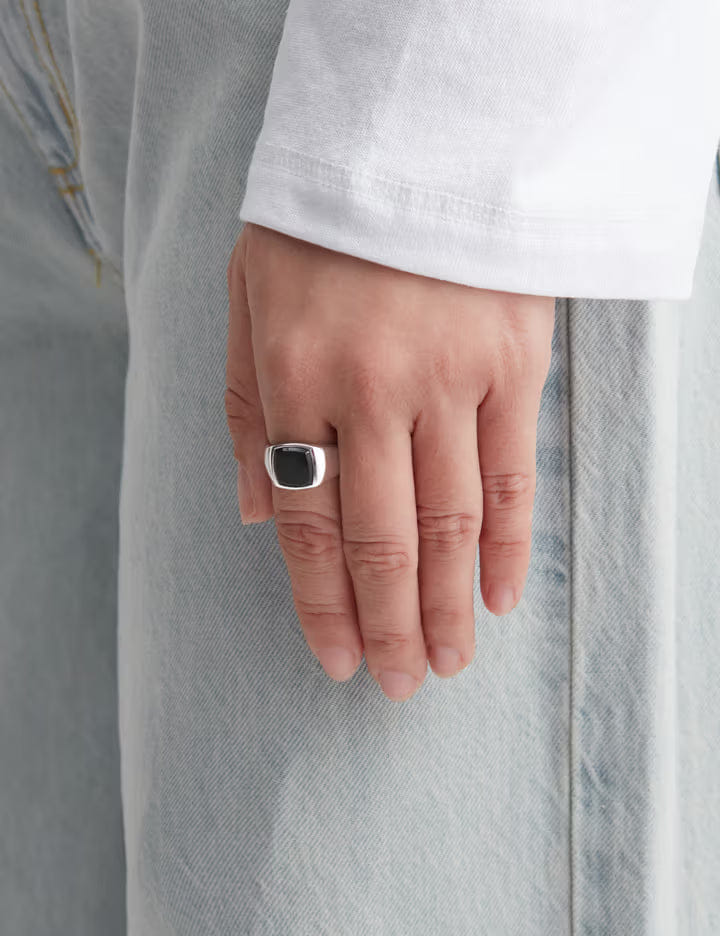 Tom Wood Kay Ring Polished Onyx