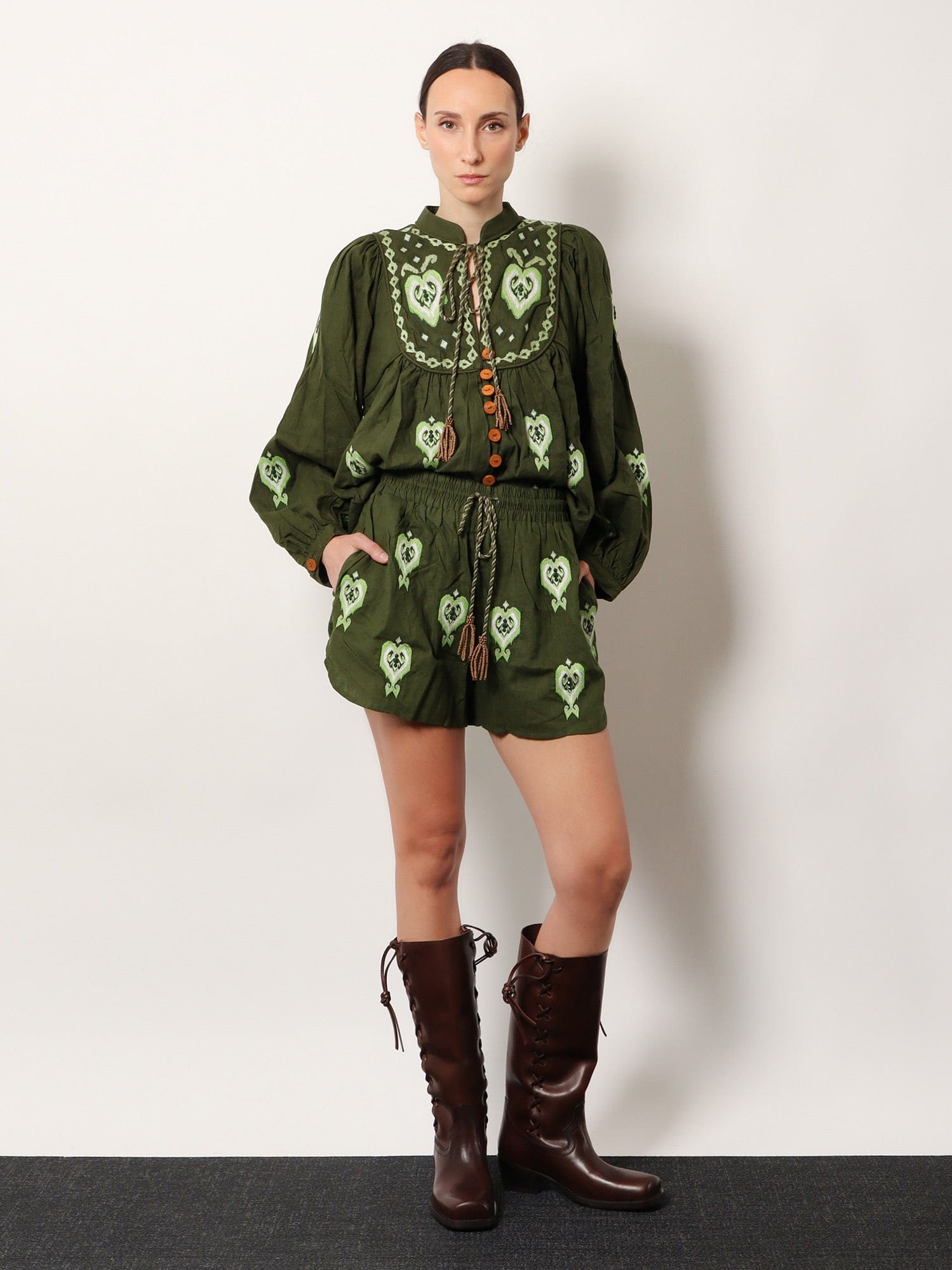 FARM RIO Embroidered puff sleeve lenzing™ ecovero™ euroflax™ shirt
