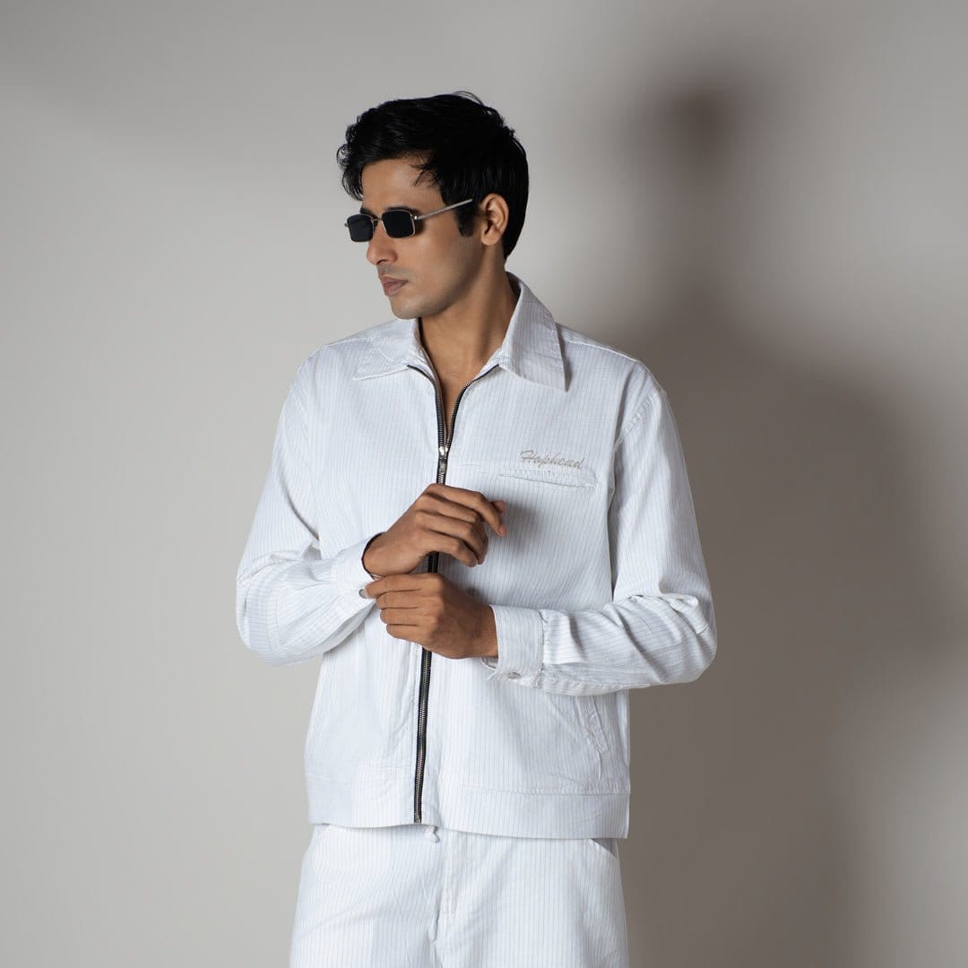 WHITE VERTICAL STRIPED ZIPPER JACKET