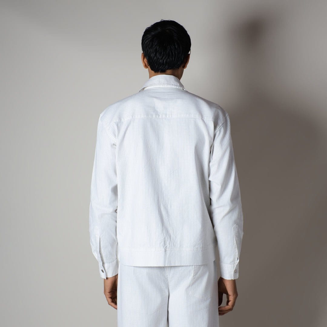 WHITE VERTICAL STRIPED ZIPPER JACKET