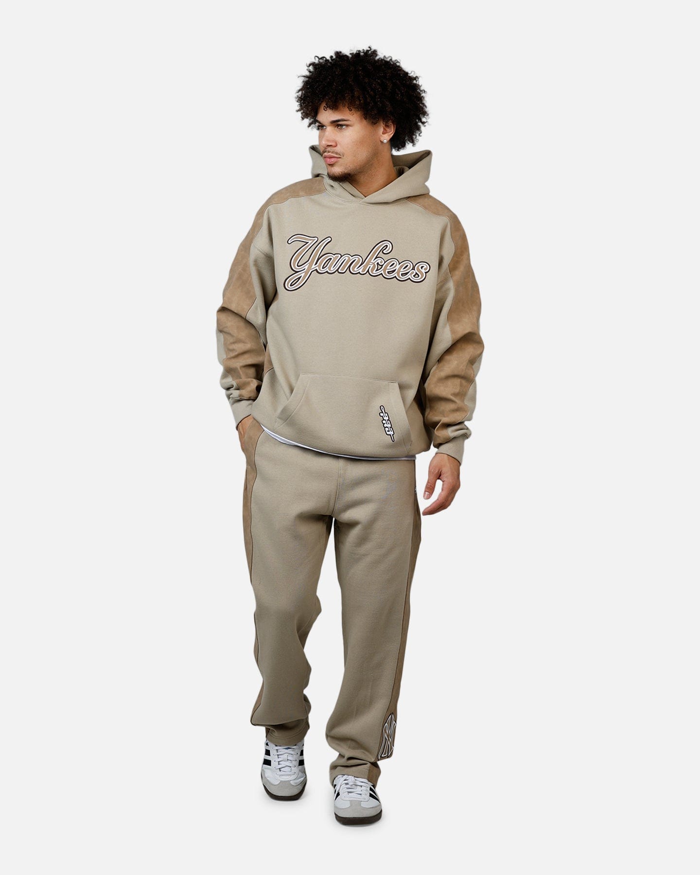 PRO Standard New York Yankees Panel Sweatpants Tan