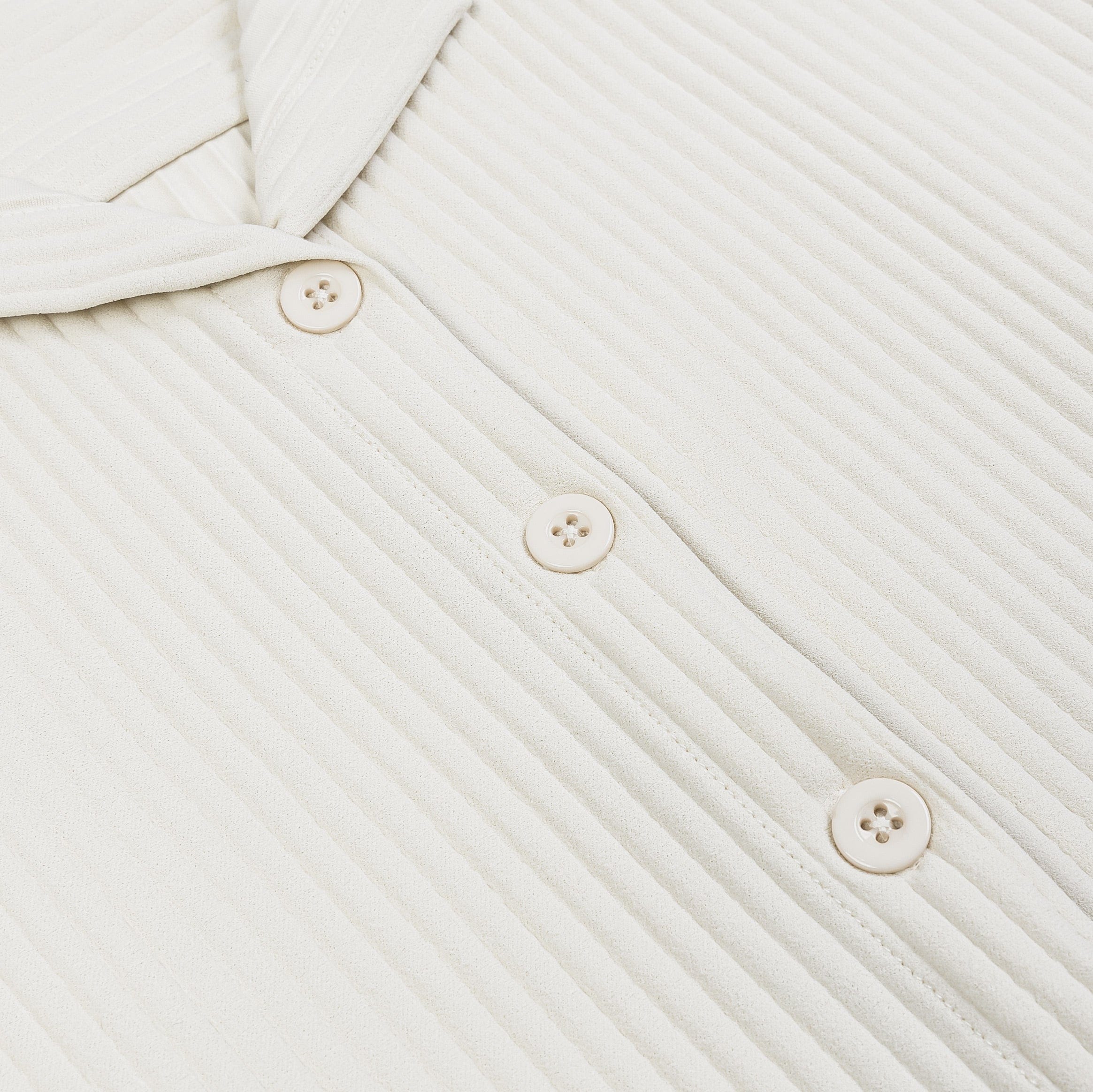 SACRE Pleated Button Up Womens Short Sleeve Shirt (Cream)
