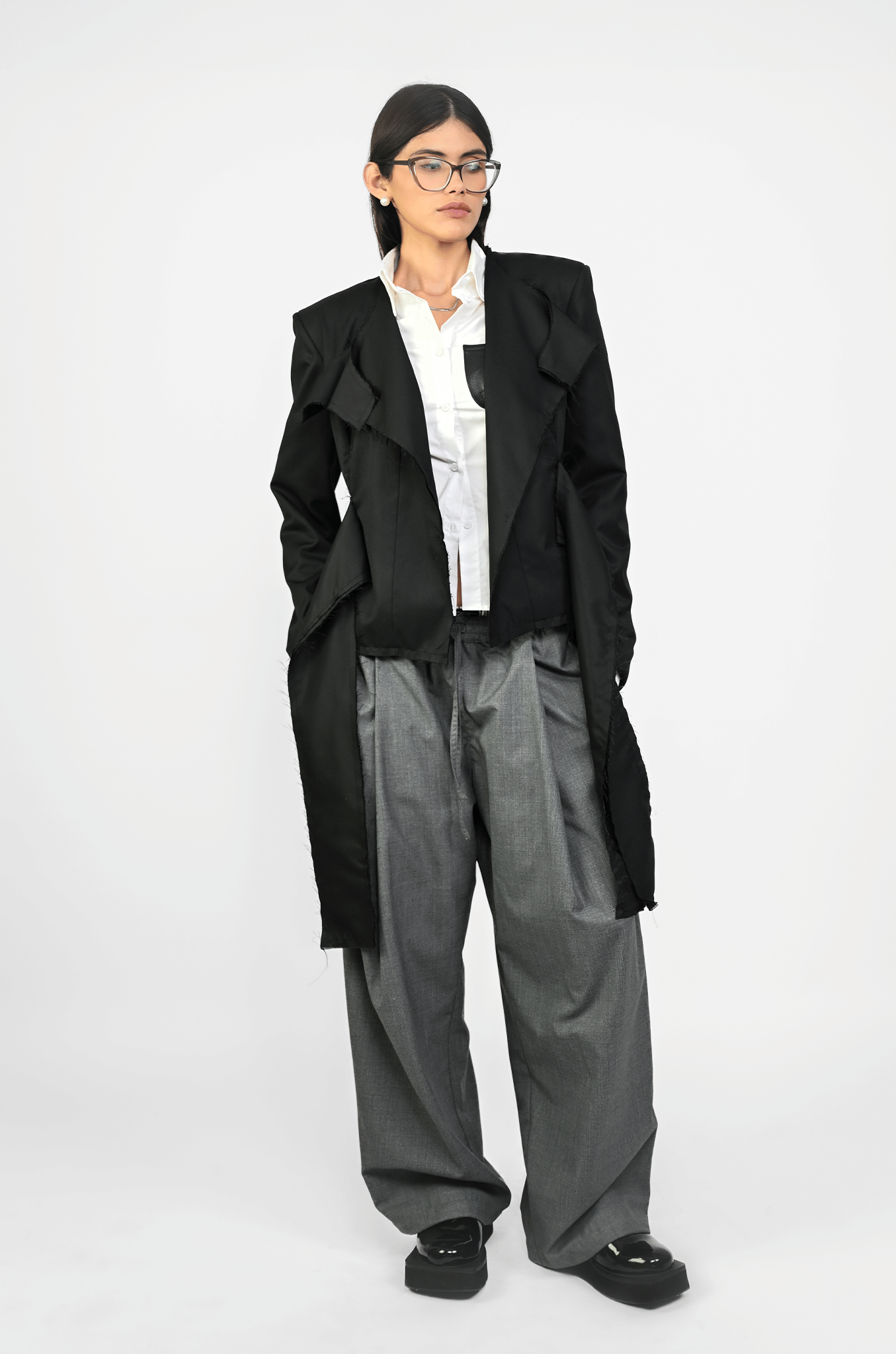 HUEMN Cropped deconstructed blazer