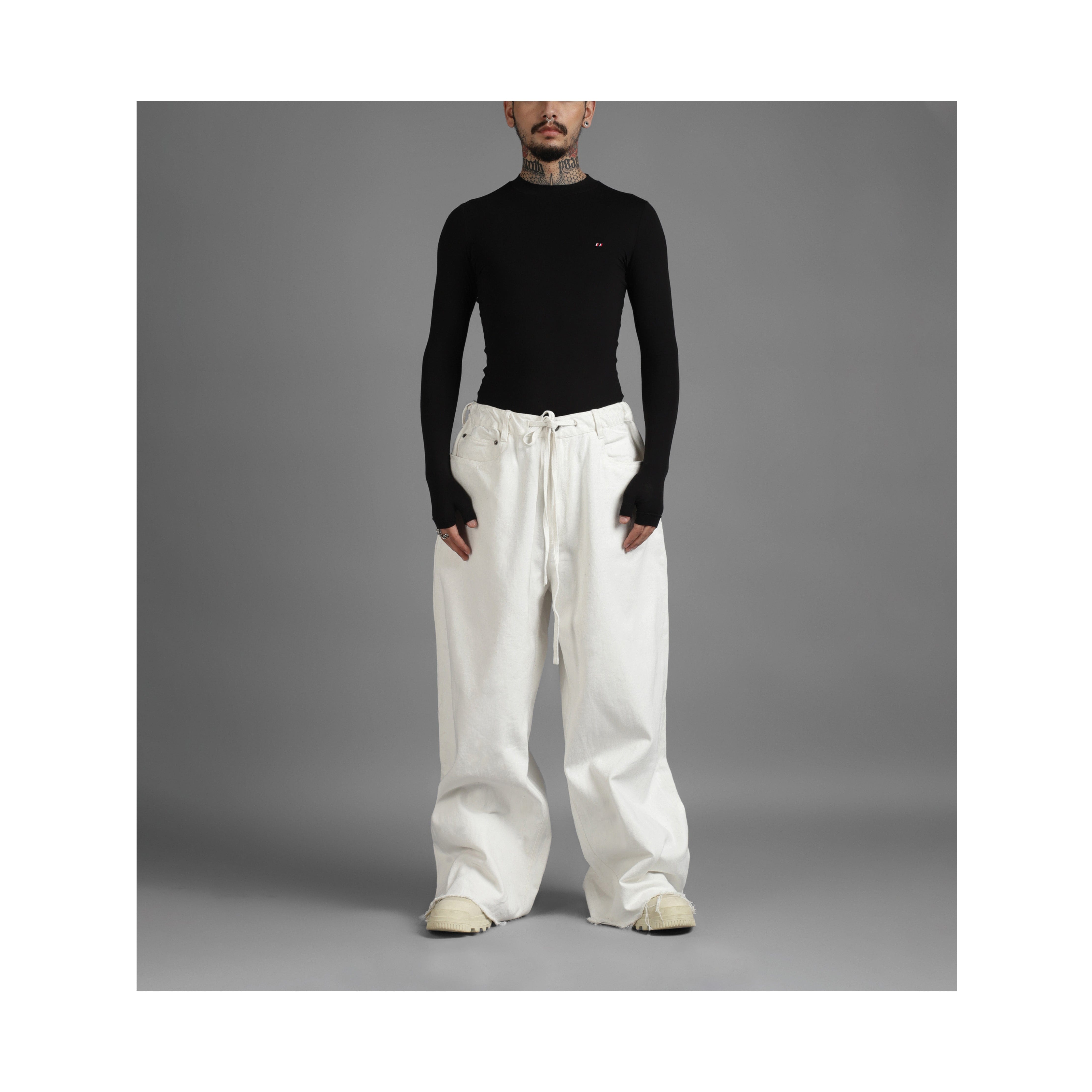 WHITE* SuperHUEMN Wide - legged Jeans (White)