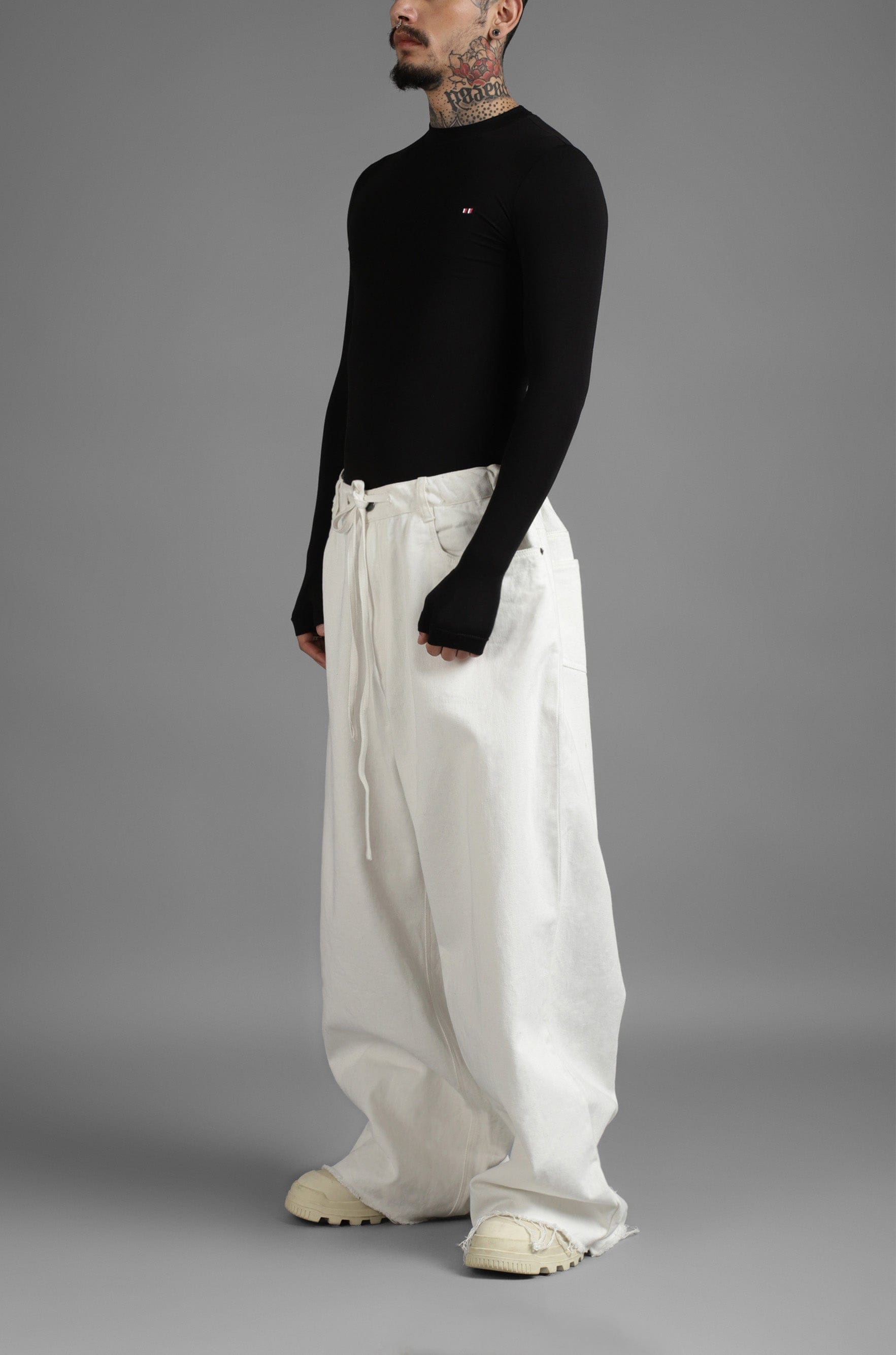 WHITE* SuperHUEMN Wide - legged Jeans (White)