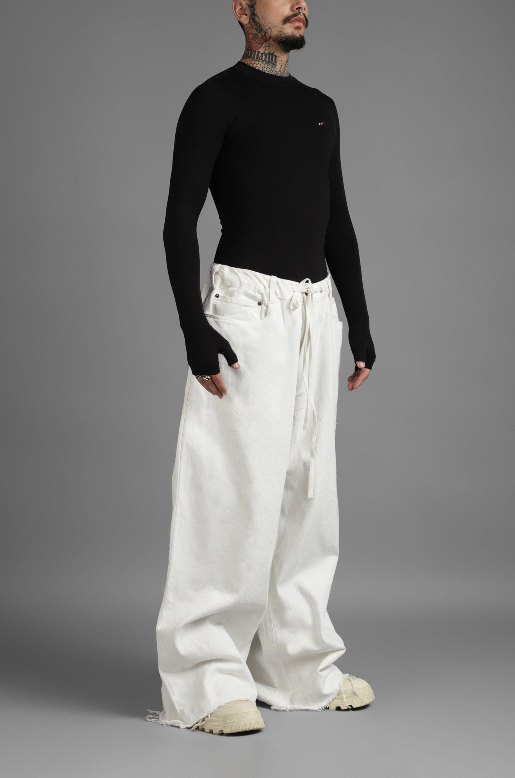 WHITE* SuperHUEMN Wide - legged Jeans (White)