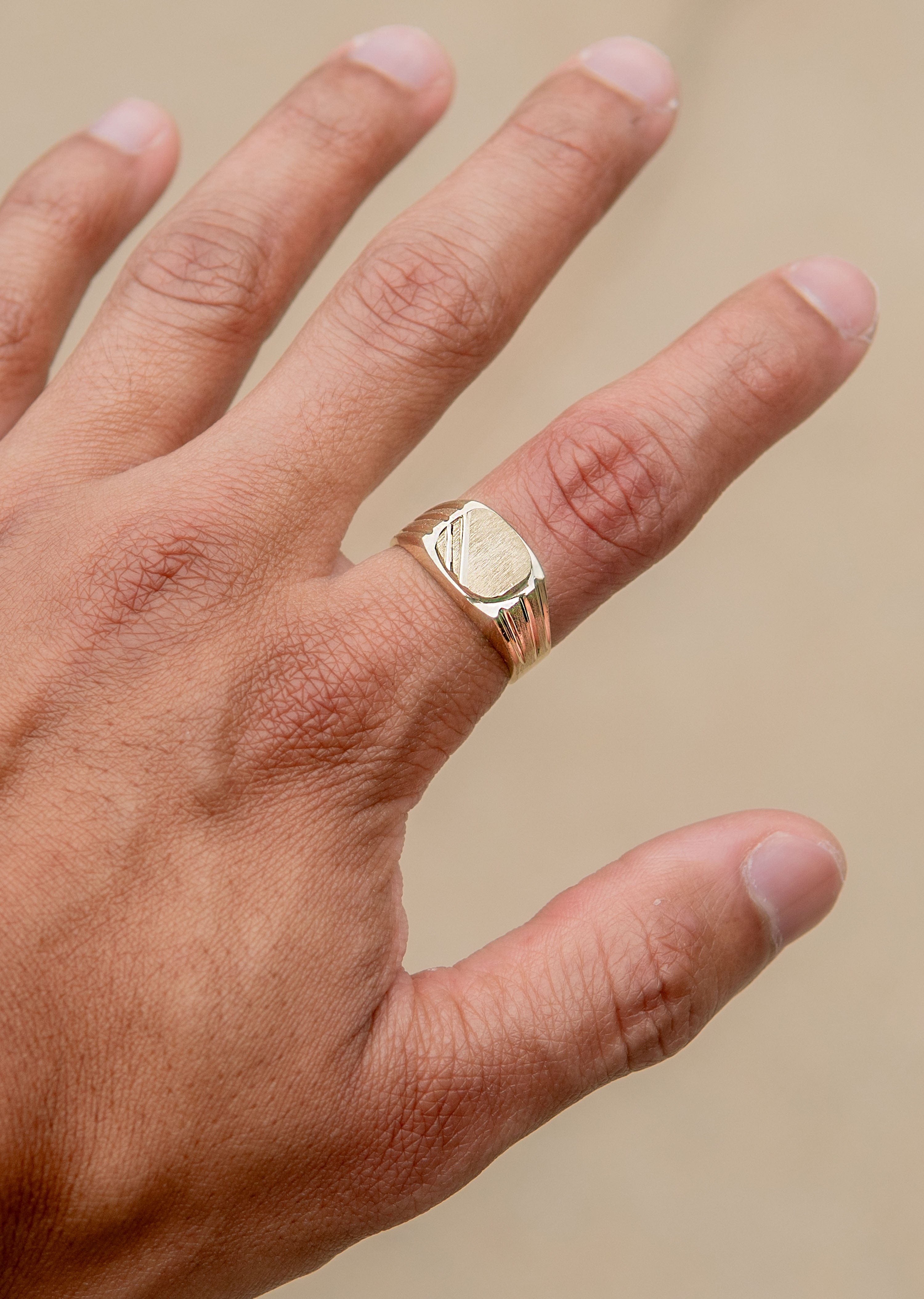 Manufacturer 47 Mens Signet Ring - 10K Gold | 4 Grams