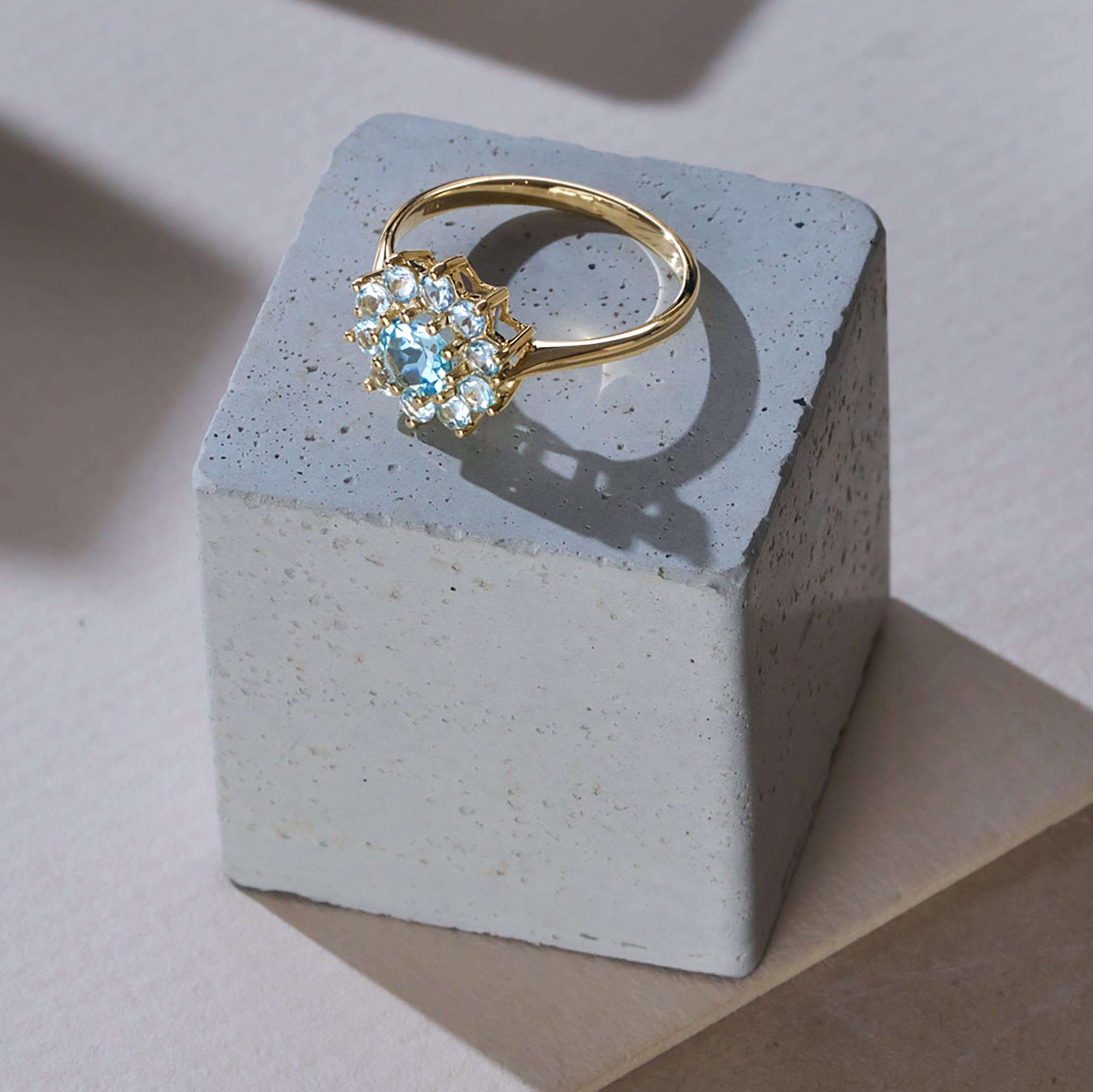 Yellow 1.10ct Blue Topaz Cluster Ring in 9K Yellow Gold
