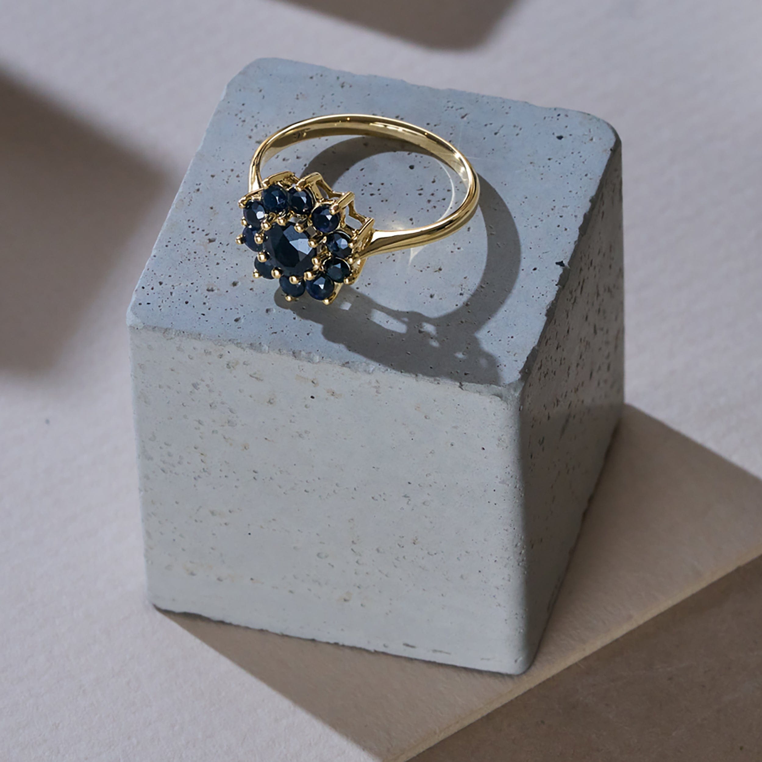 Yellow 1.33ct Sapphire Cluster Ring in 9K Yellow Gold