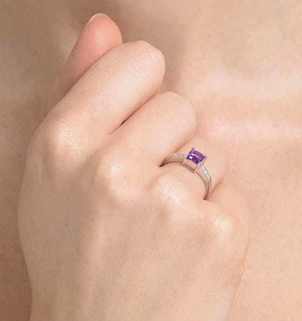 Diamond Amethyst 0.63ct And Diamond 9K White Gold Ring