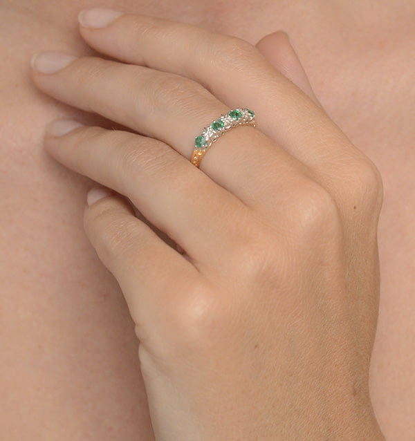 Diamond Emerald 0.28ct And Diamond 9K Gold Ring