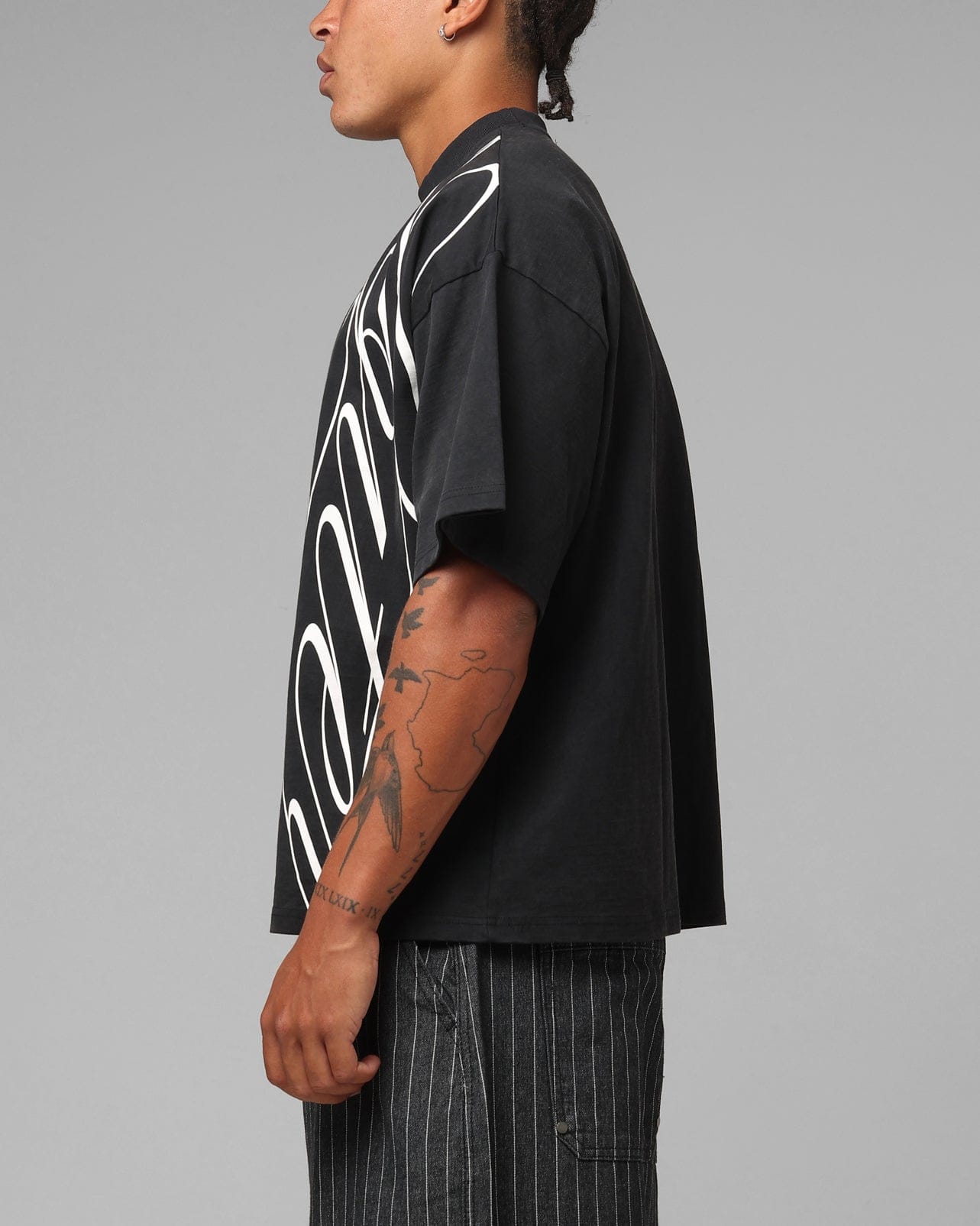 Loiter Script T - Shirt Washed Black