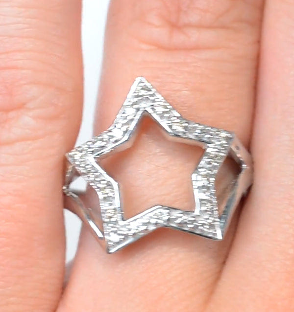 Diamond 0.20ct 9K White Gold Star Ring - SIZE L