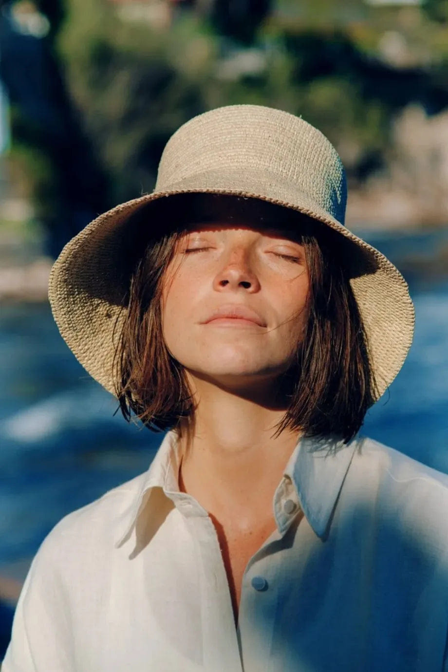 VAN PALMA Gina Straw Bucket Hat in Cream