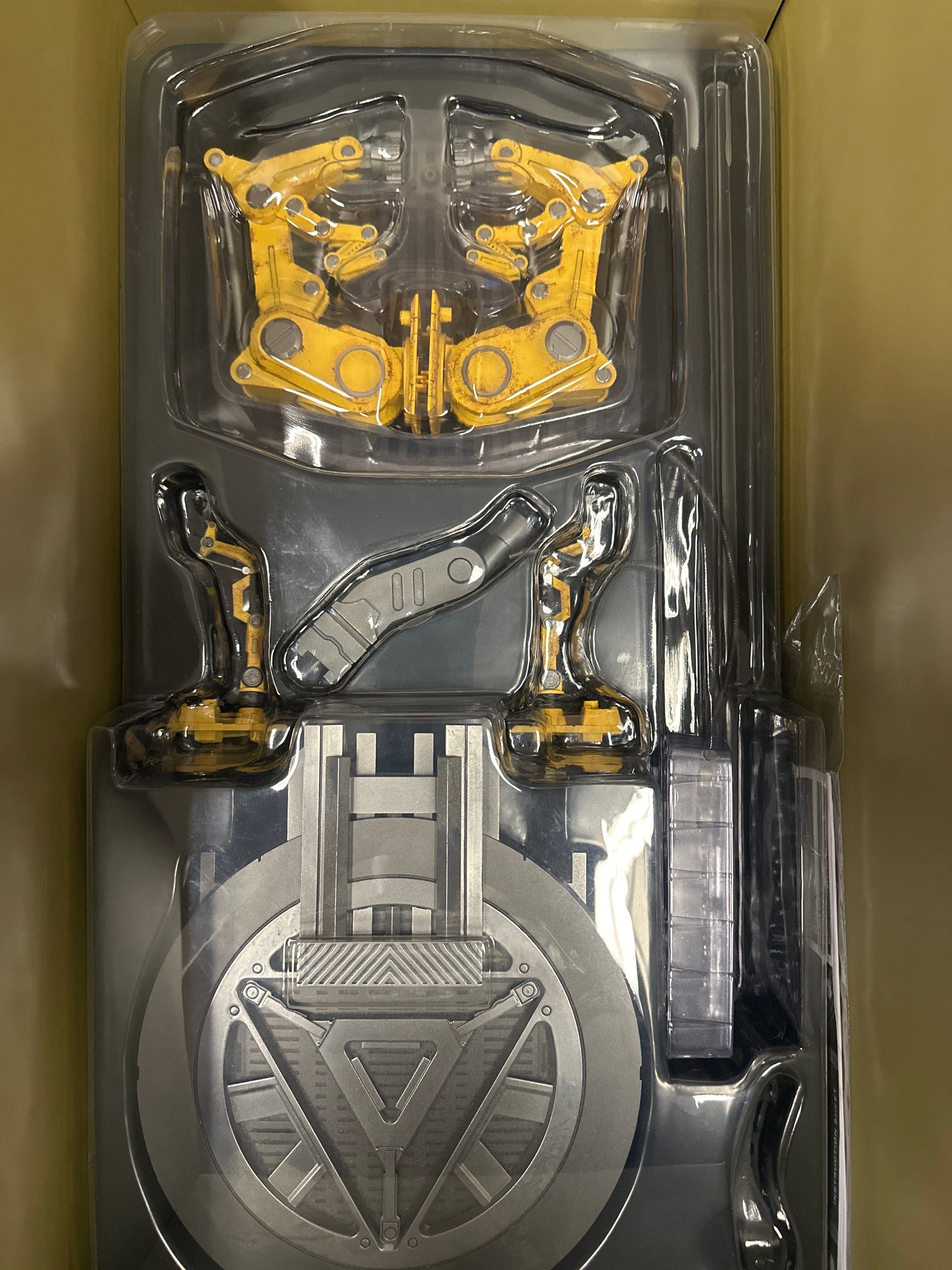 Sideshow **Open Box**Hot Toys 1/4 Scale Iron Man Mark XLII Deluxe Version QS008 Action Figure