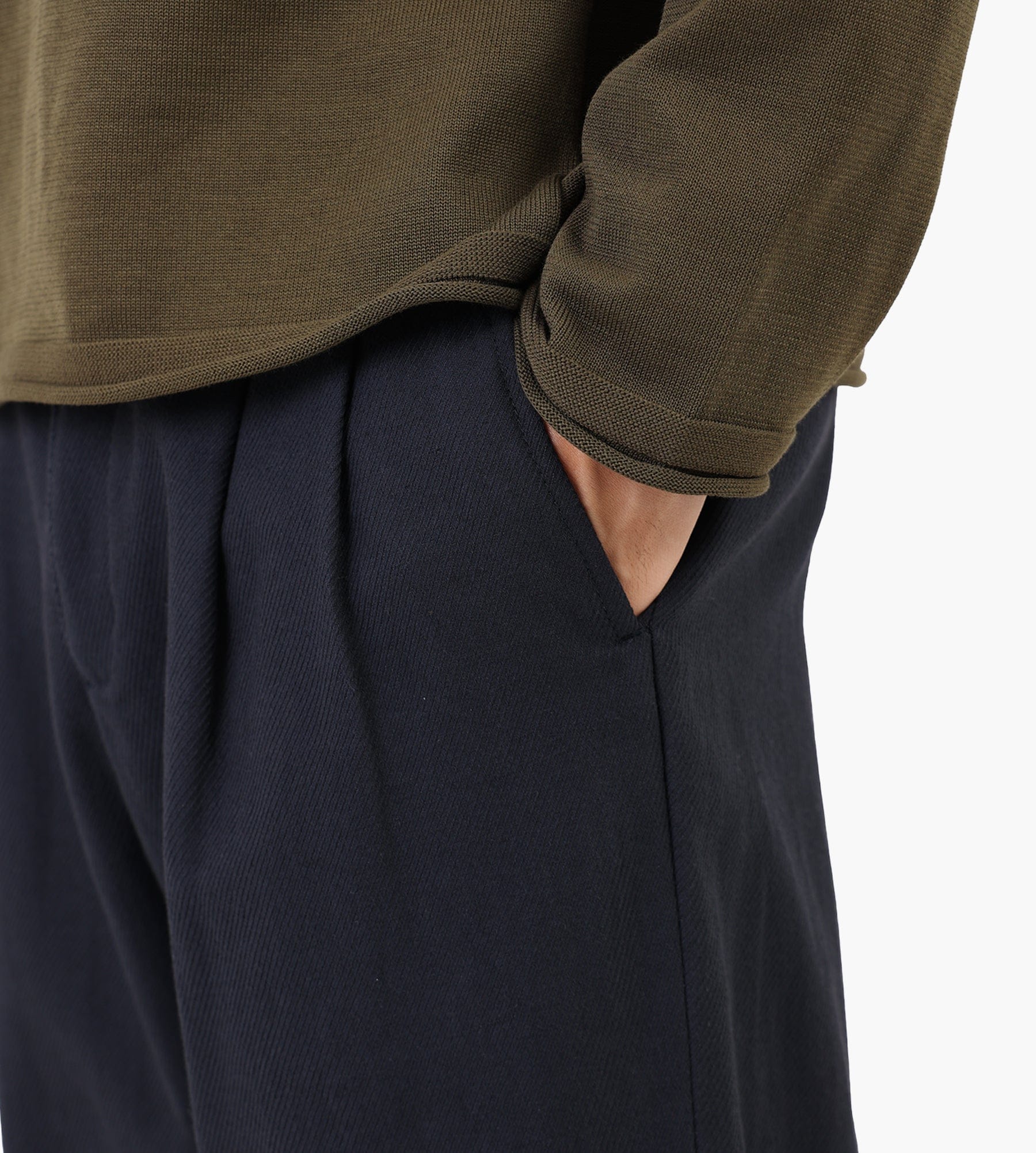 Norse Projects Hestur Relaxed Cotton Linen Twill Pleated Trouser Dark Navy