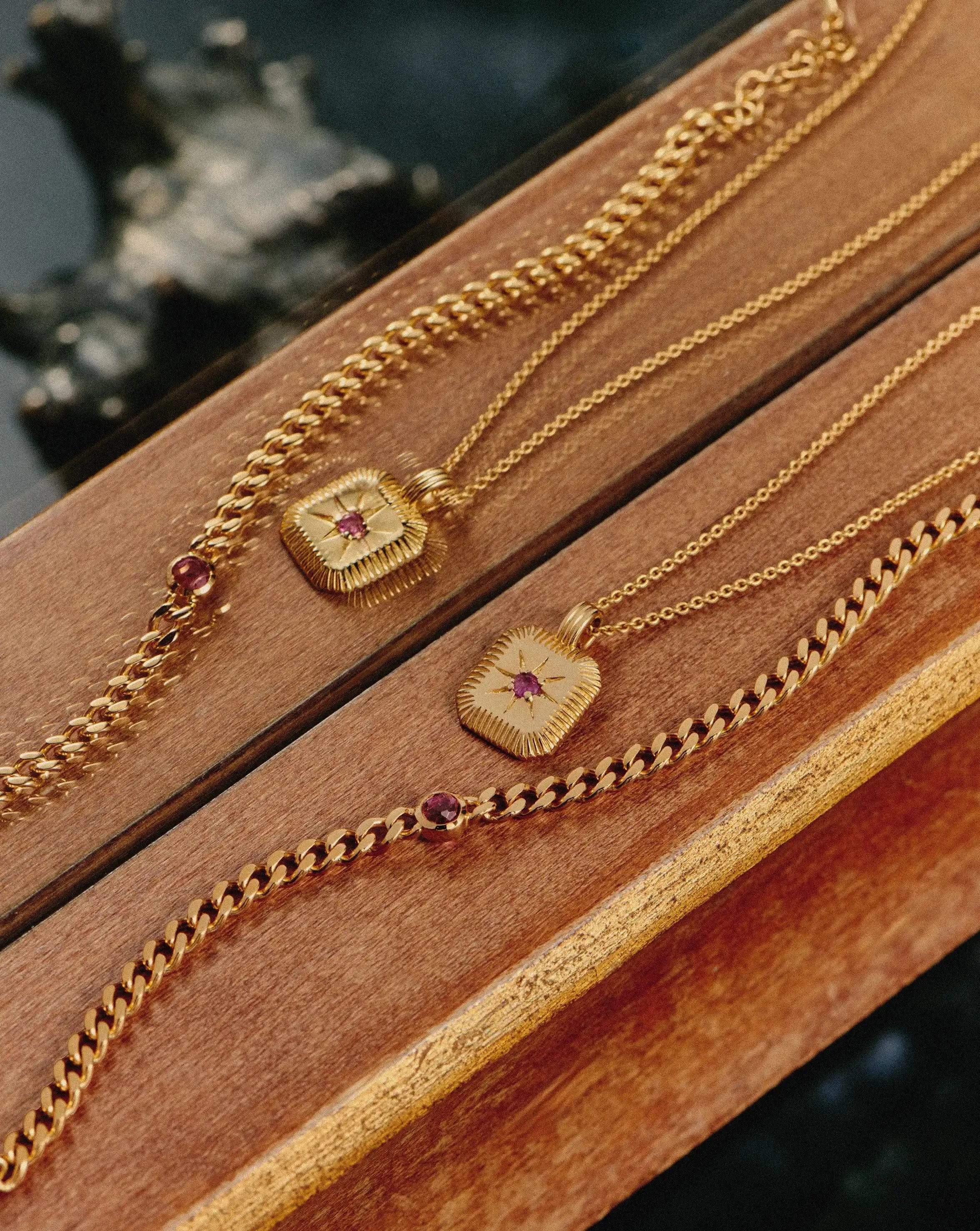 Missoma October Birthstone Chain Bracelet | 18ct Gold Plated Vermeil/Pink Tourmaline